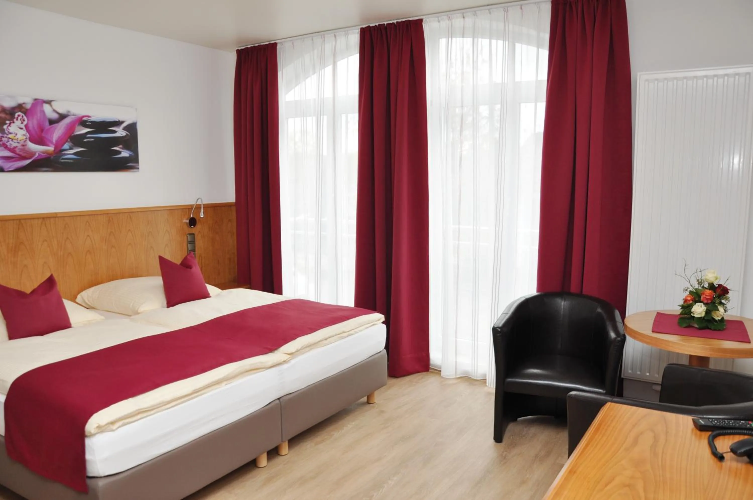 Photo of the whole room, Bed in Garni Hotel Alber