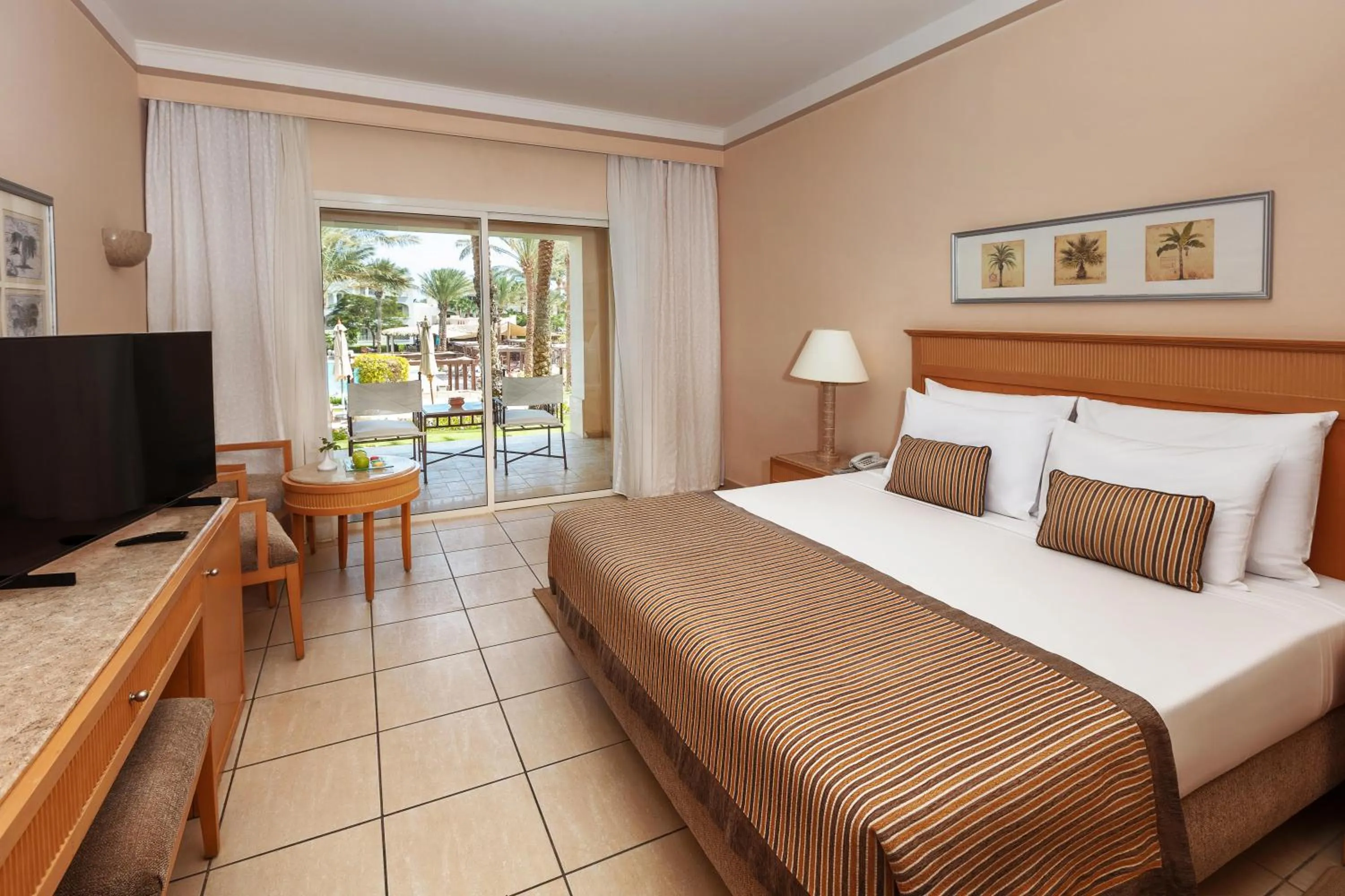 Photo of the whole room, Bed in JAZ Makadi Star & Spa