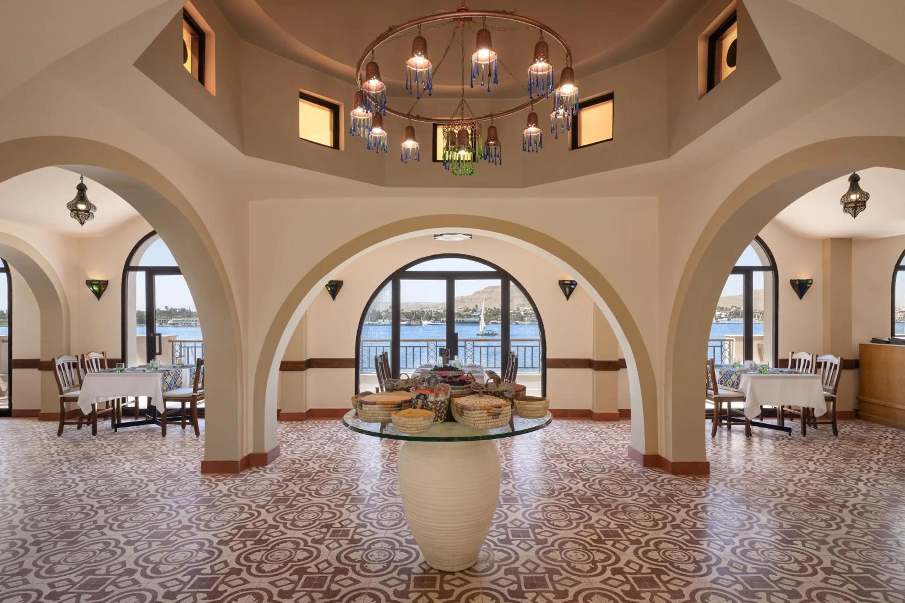 Restaurant/places to eat in Iberotel Luxor