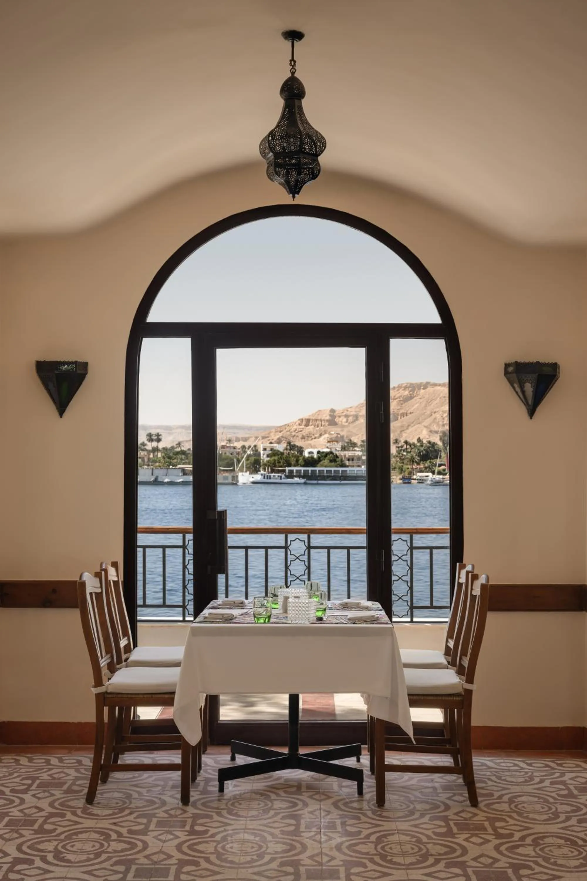 Restaurant/places to eat in Iberotel Luxor