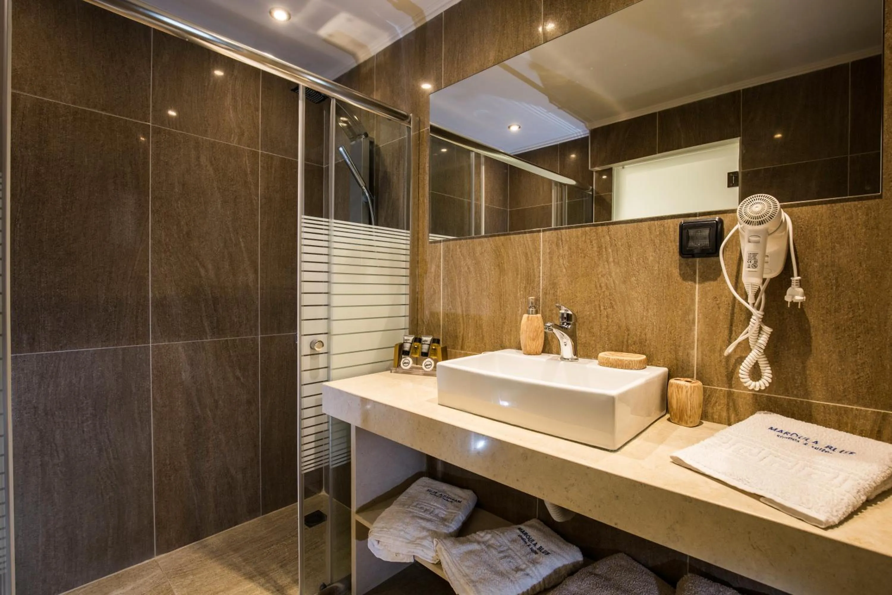 Bathroom in Casa Blue Sarantis