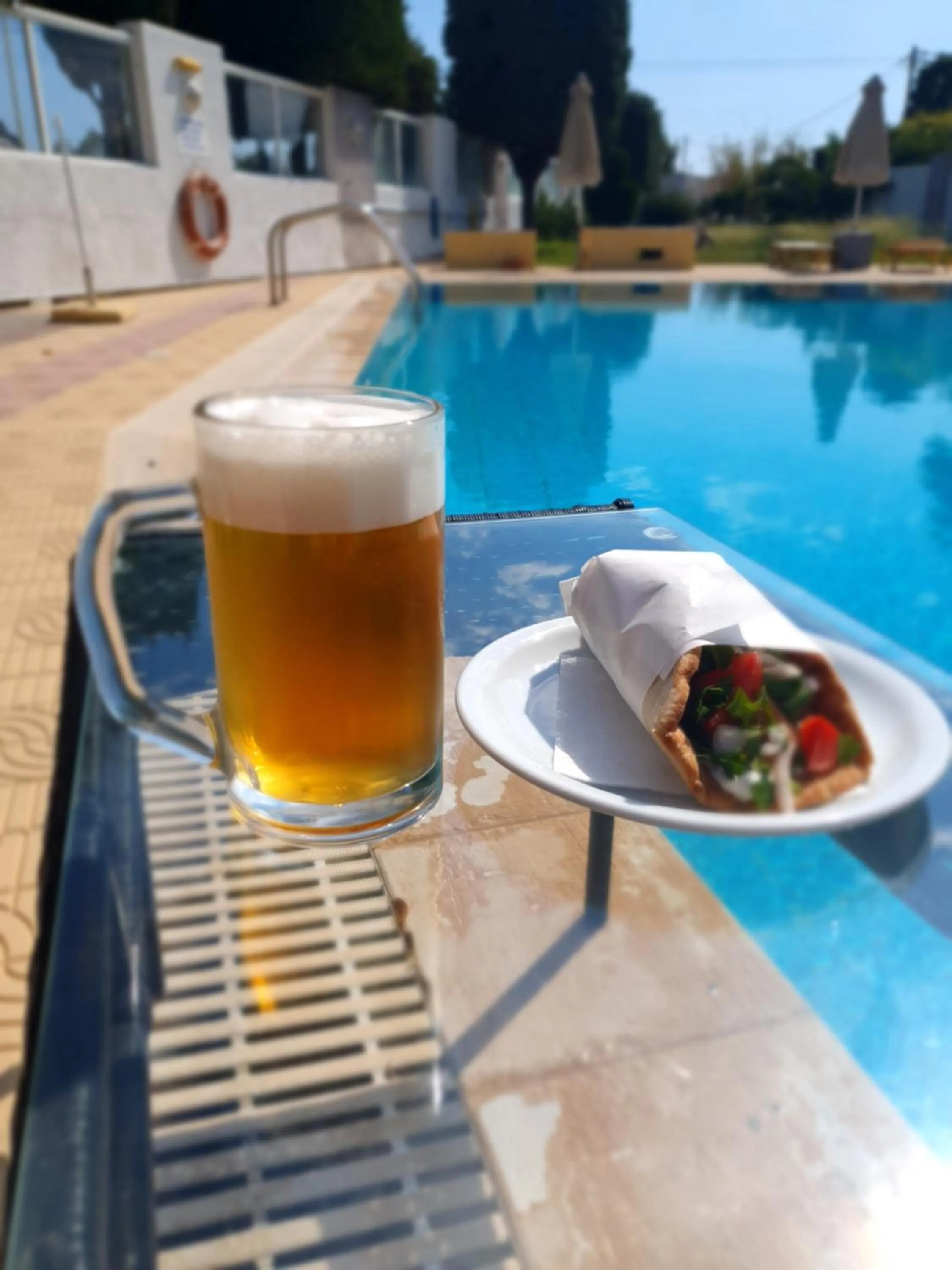 Restaurant/places to eat in Casa Blue Sarantis