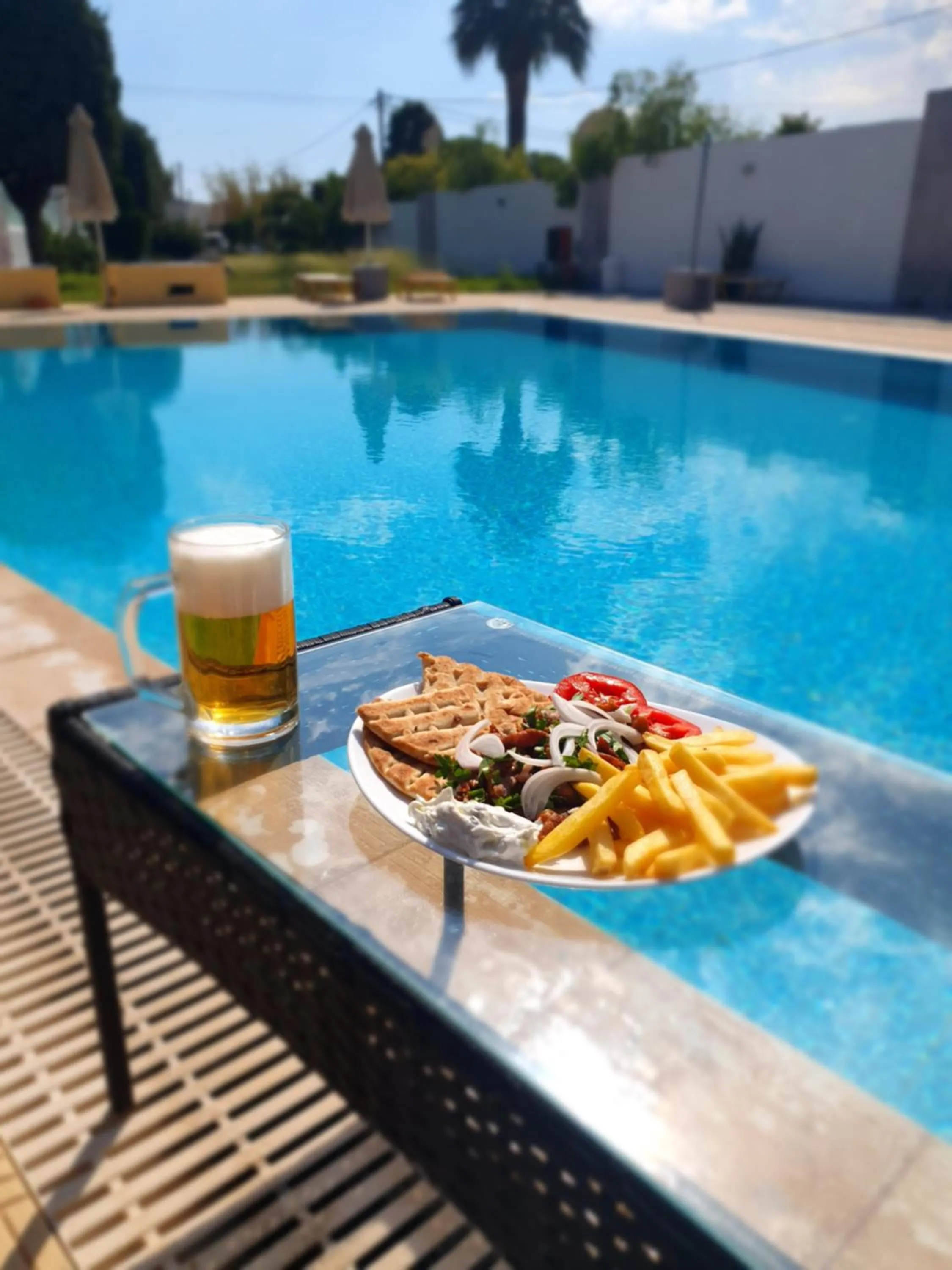 Restaurant/places to eat in Casa Blue Sarantis