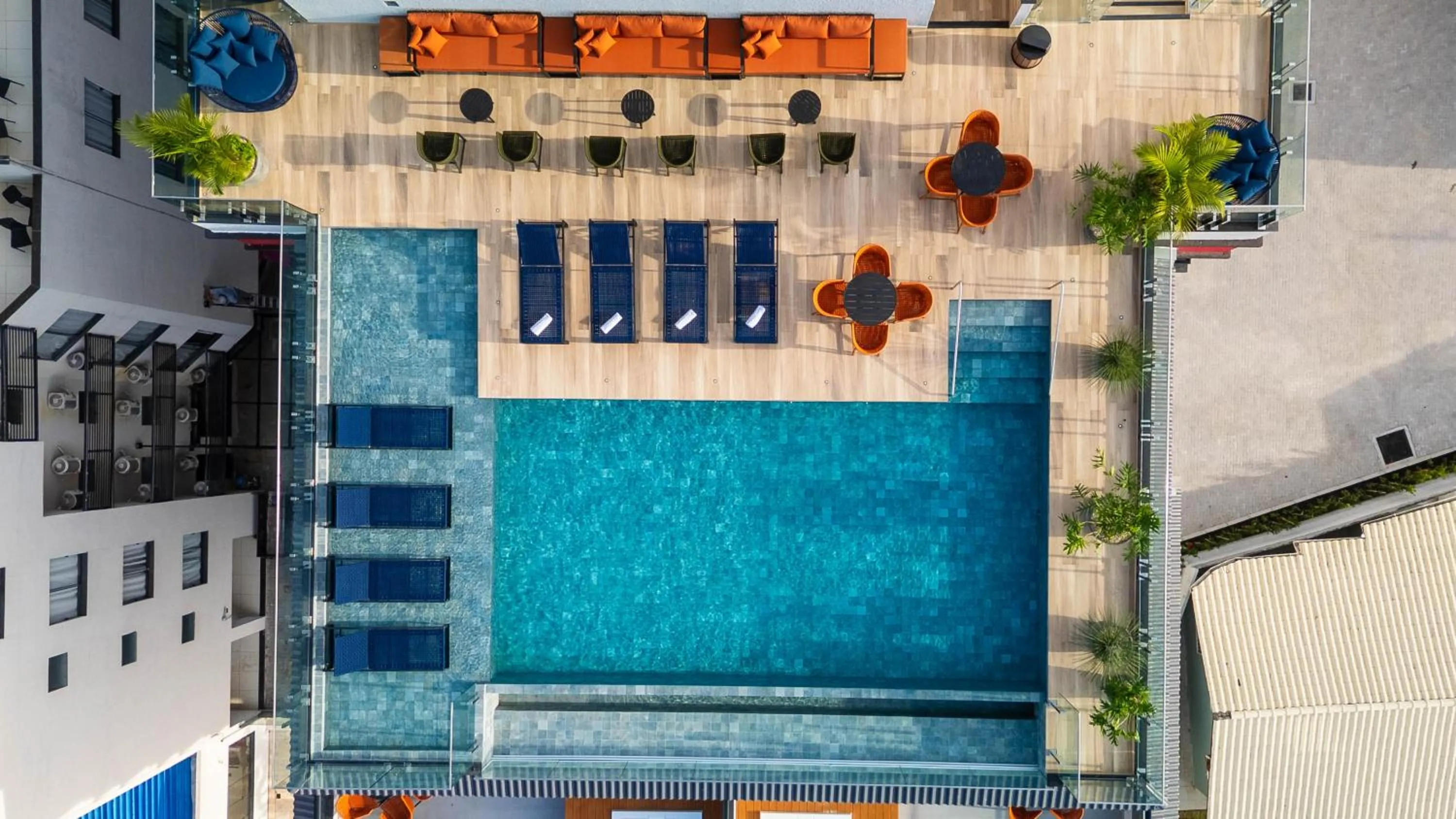 Swimming pool in Ingleses Park Hotel