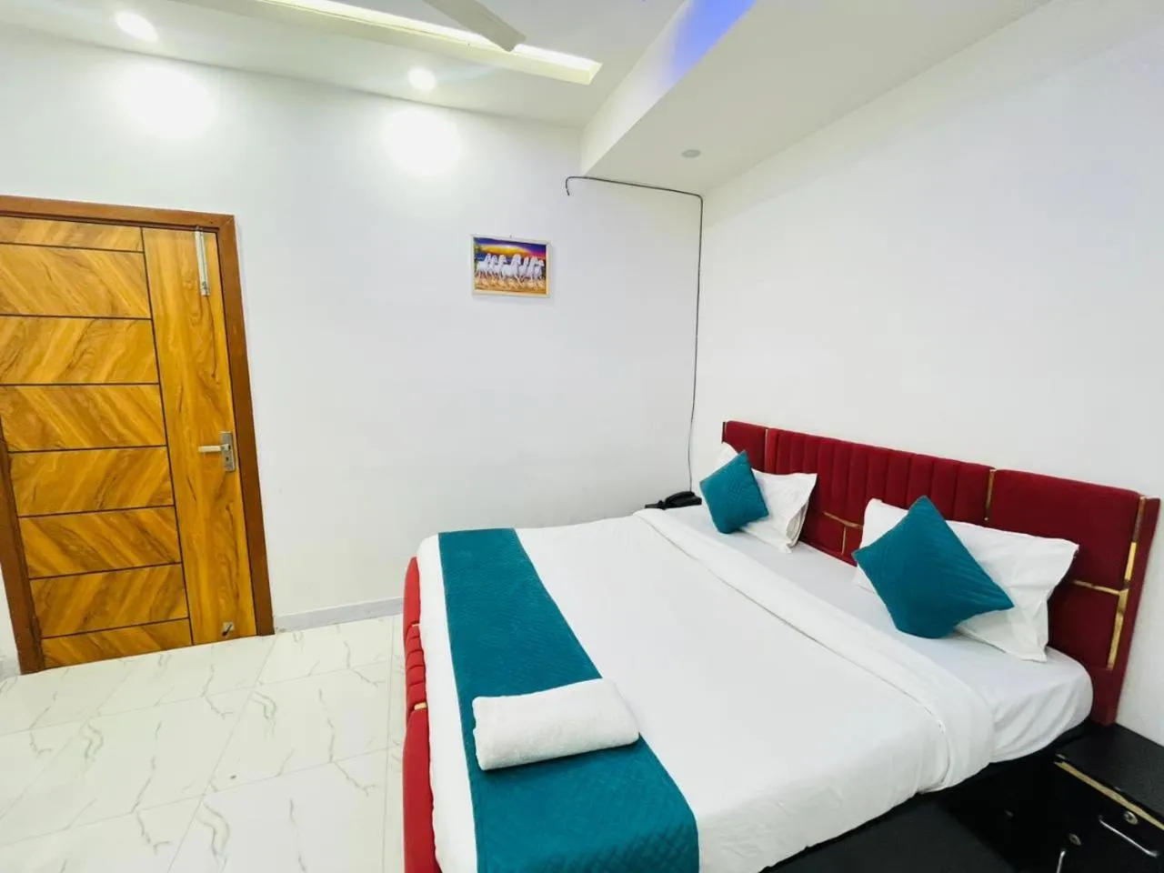 Hotel E joy Karol Bagh