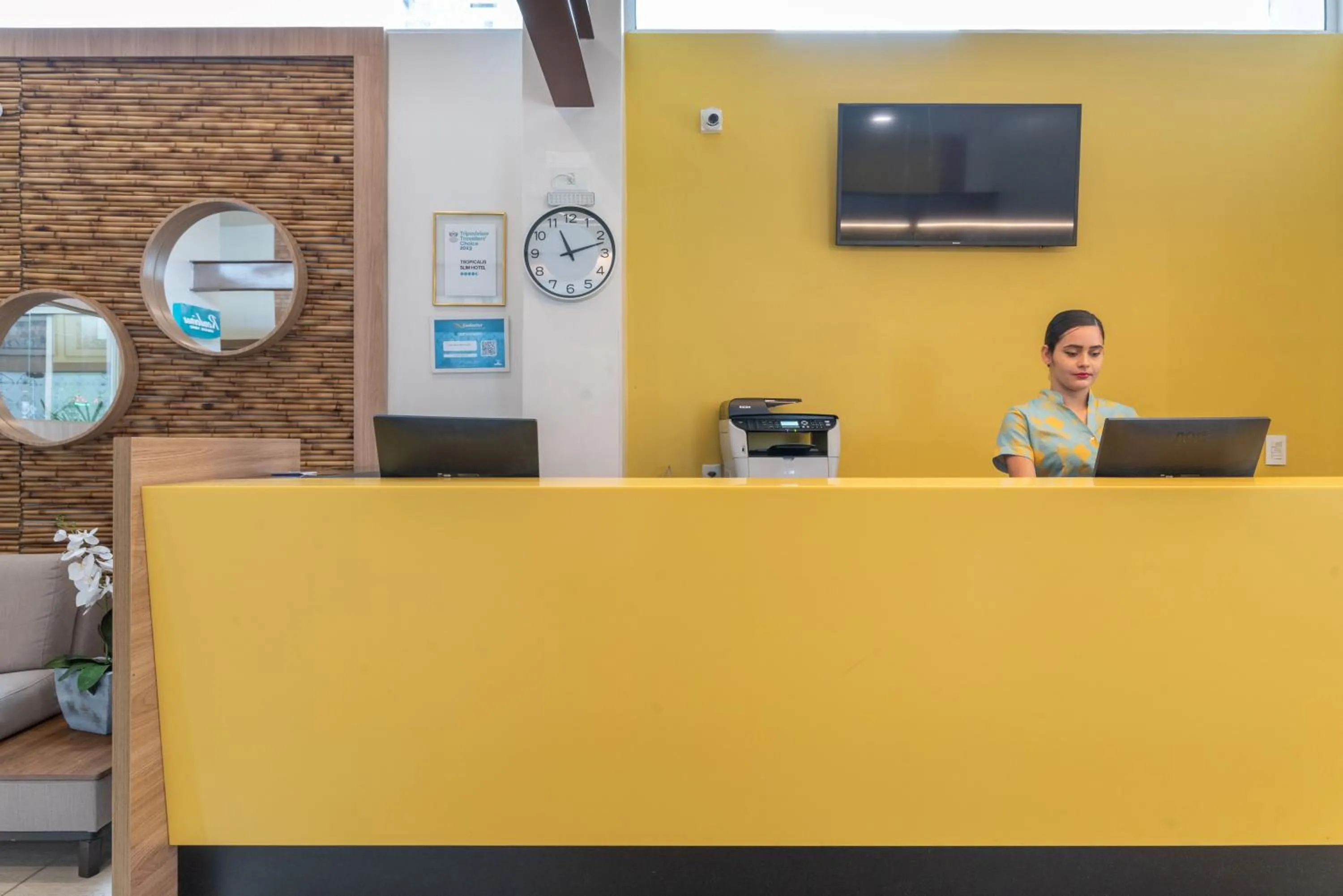 Lobby or reception in Slim Pajuçara by Tropicalis