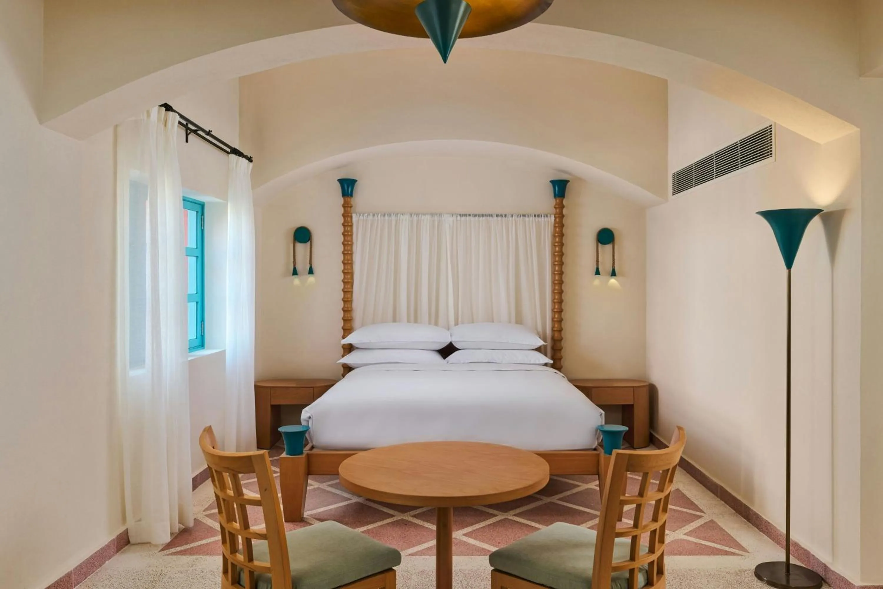 Swimming pool, Bed in Sheraton Miramar Resort El Gouna