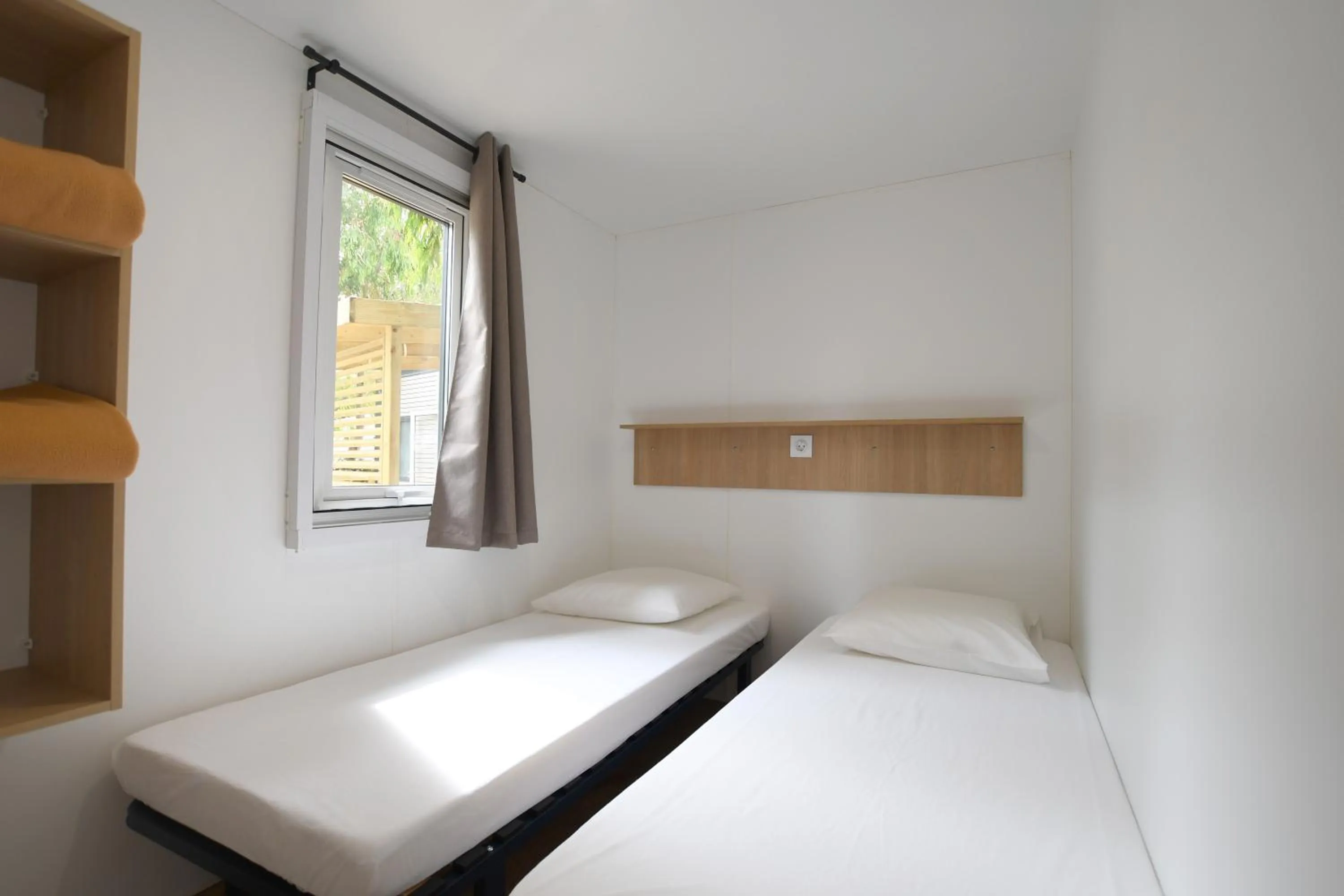 Bedroom, Bed in Camping International