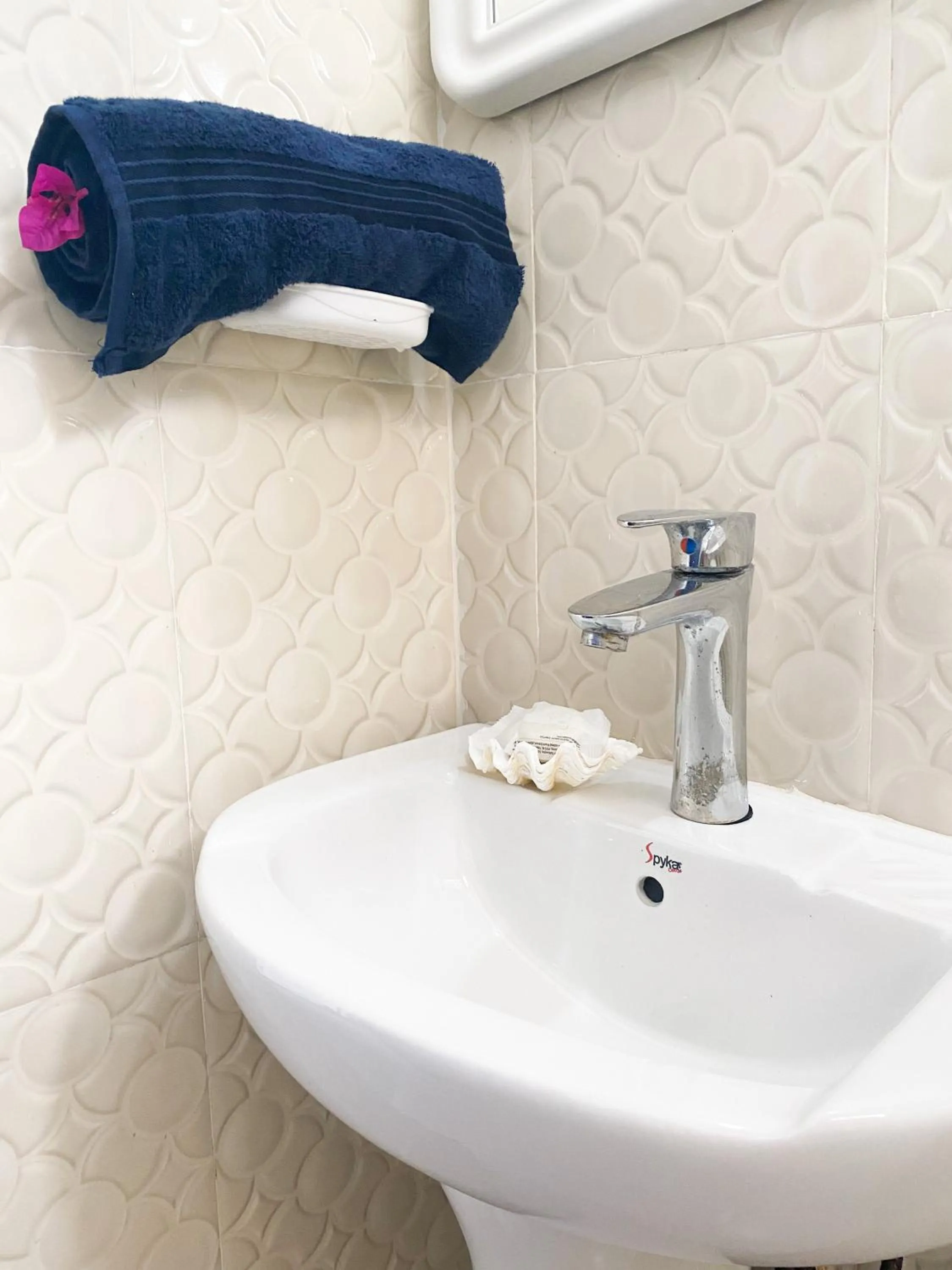 Bathroom in Lighthouse Guesthouse