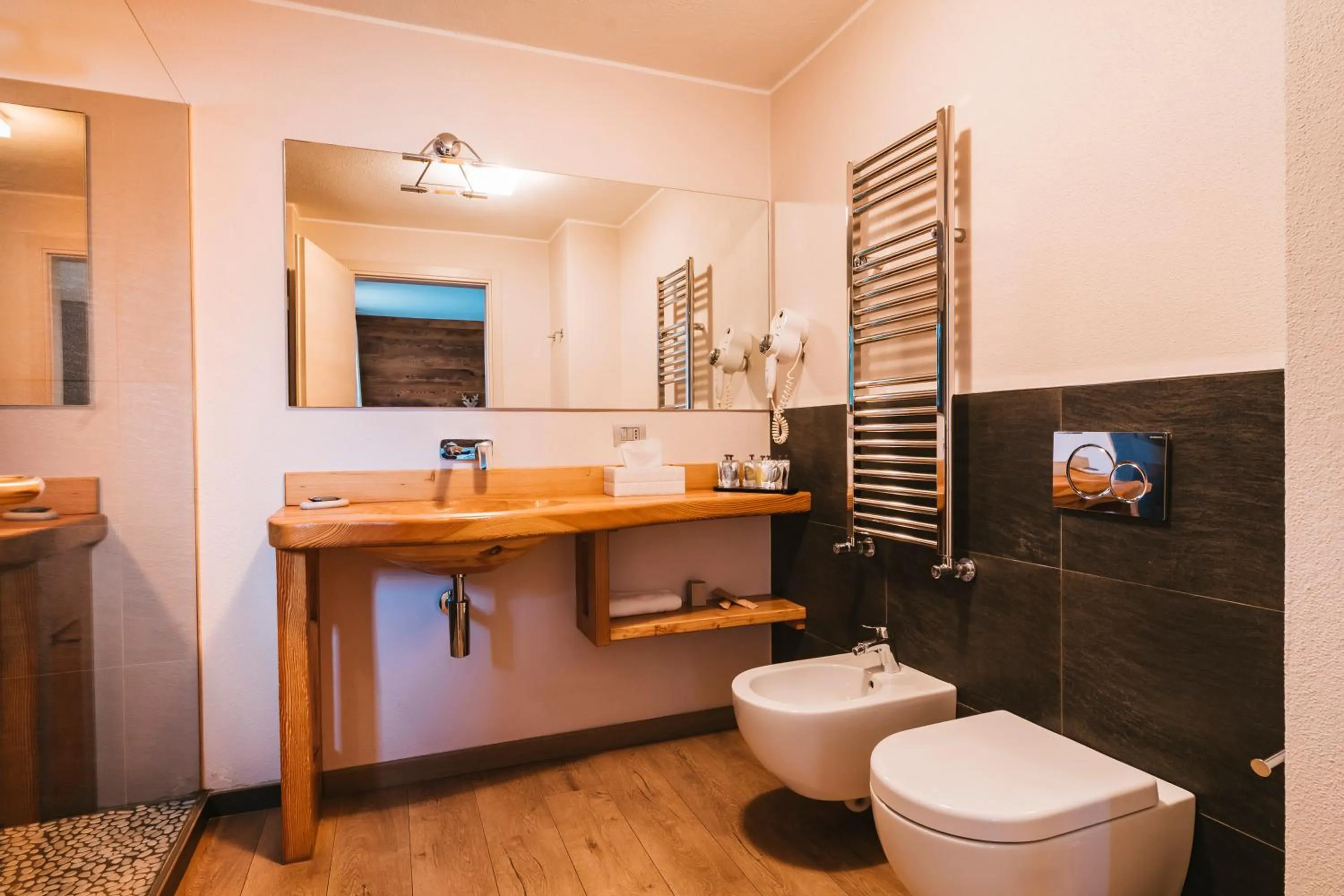 Shower in Serendipity Hotel