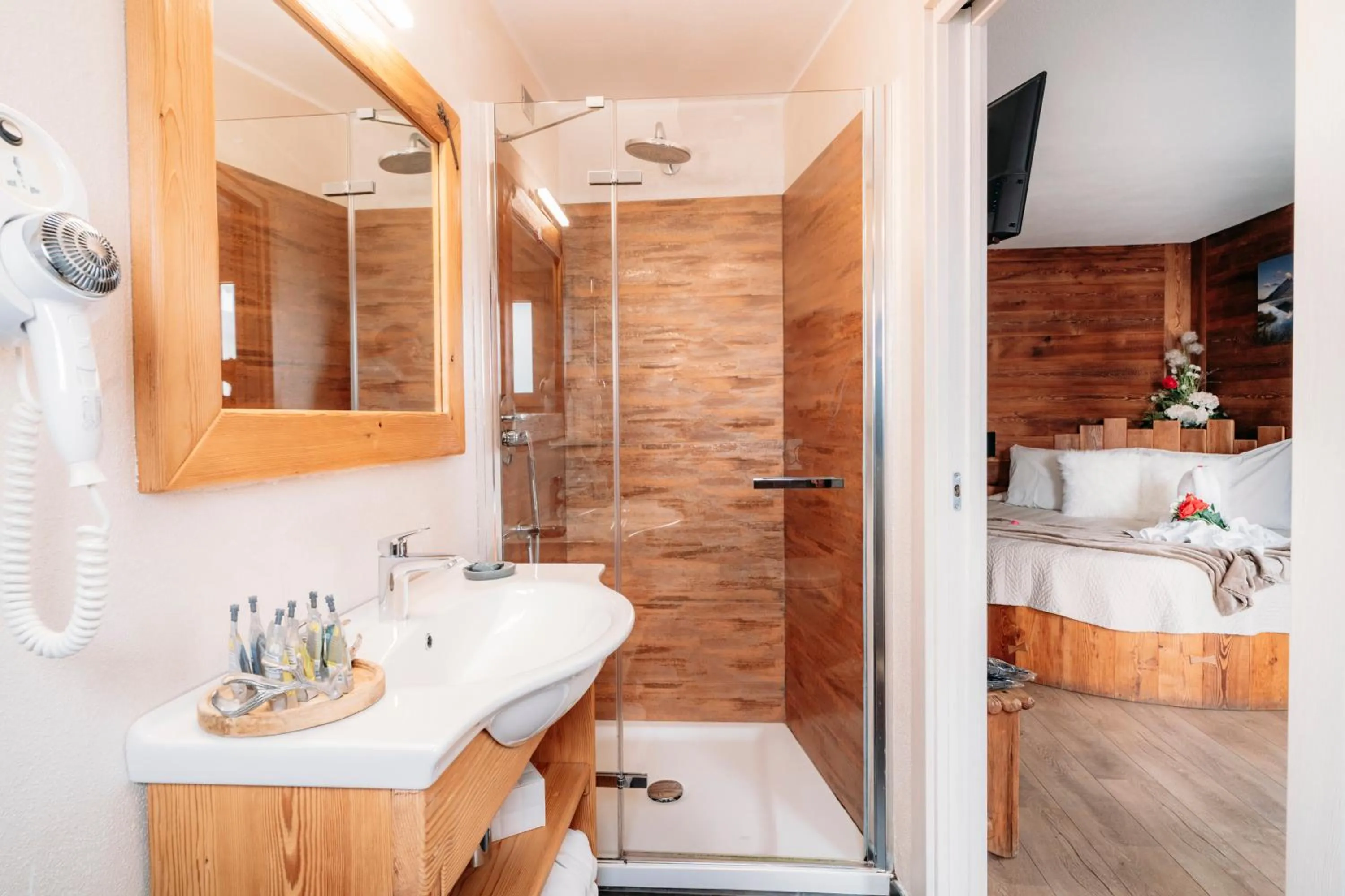 Shower in Serendipity Hotel