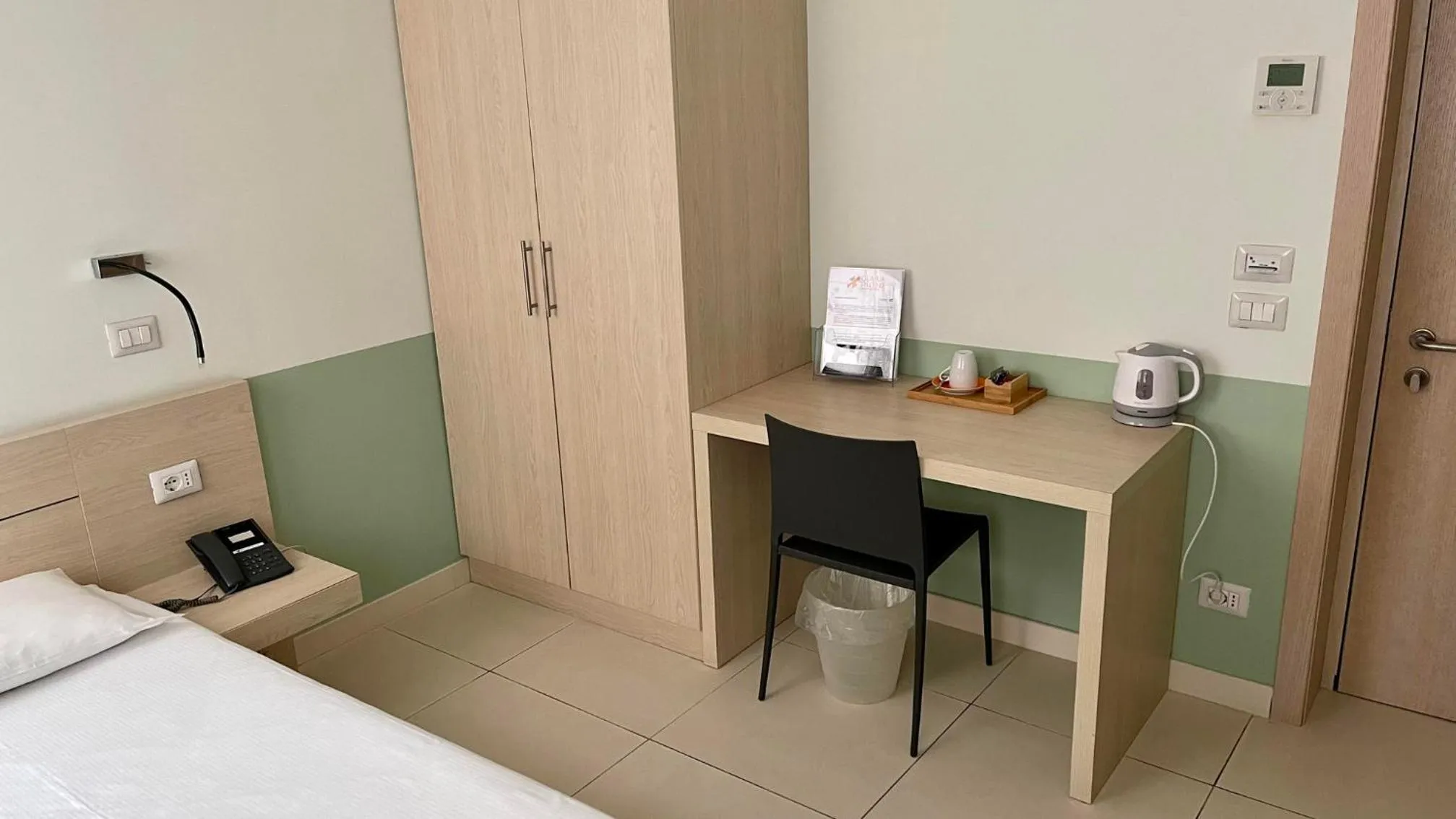 Bedroom, Bed in Domus Helena