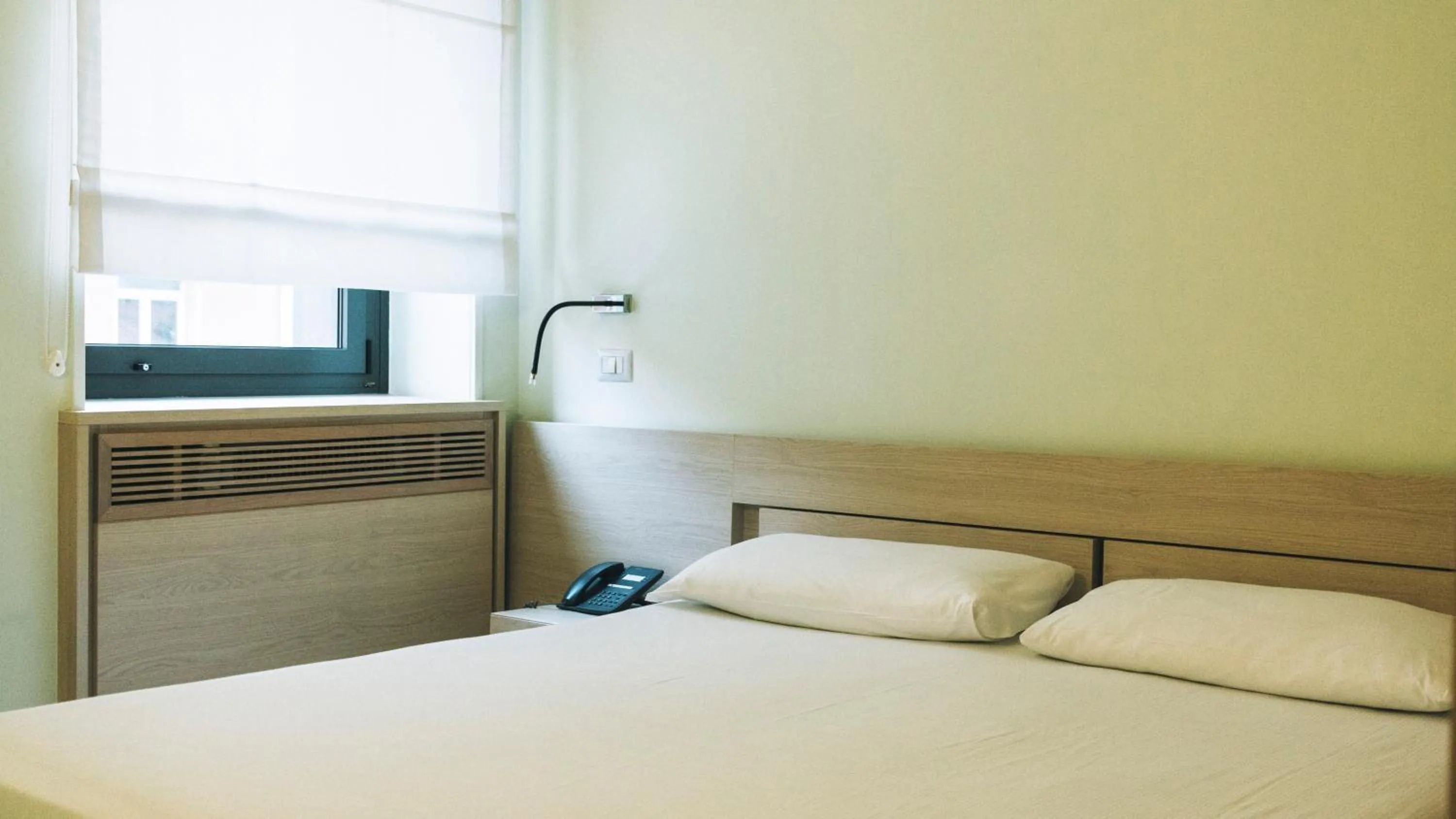 Bedroom, Bed in Domus Helena