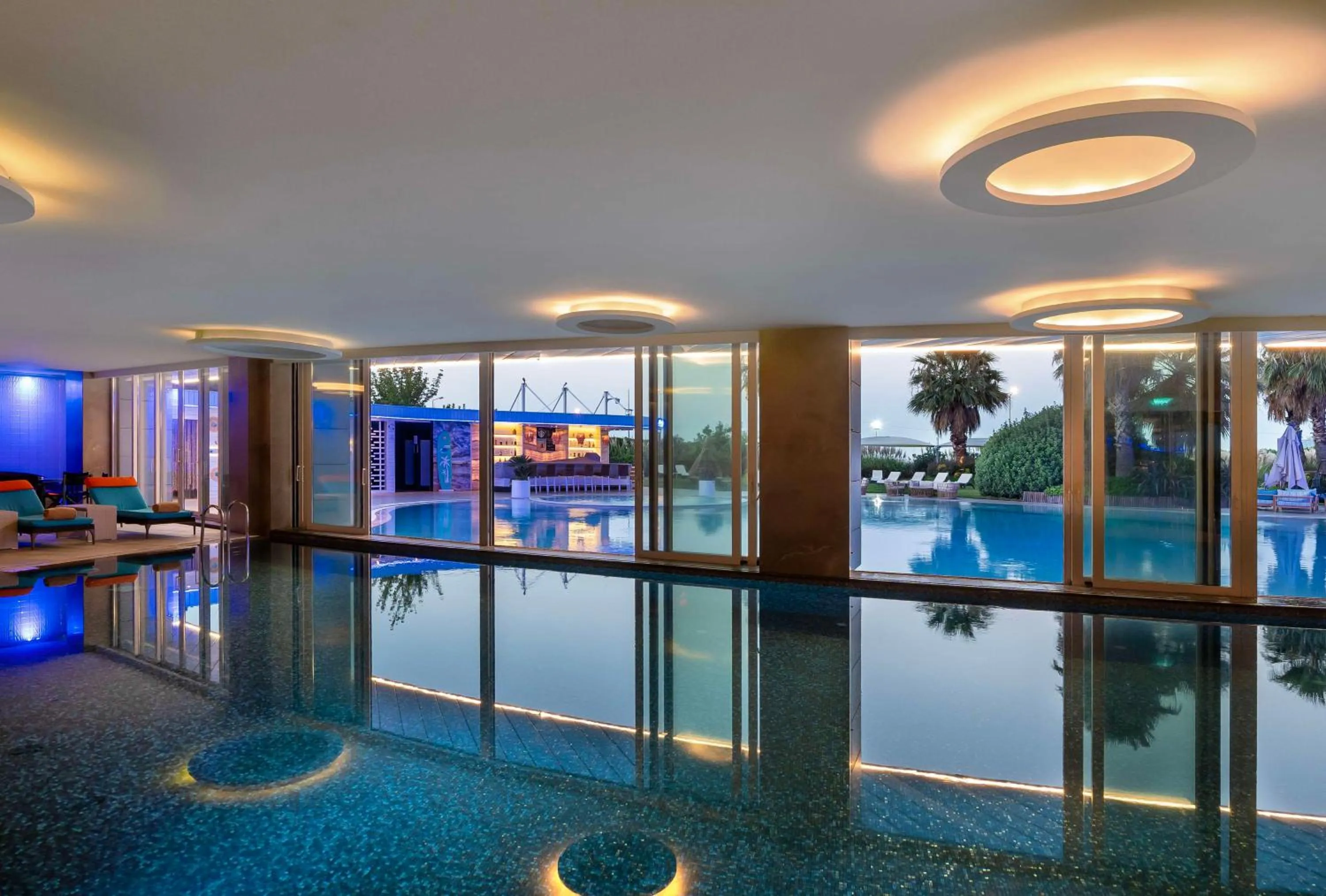 Pool view in Radisson Blu Hotel Istanbul Ottomare