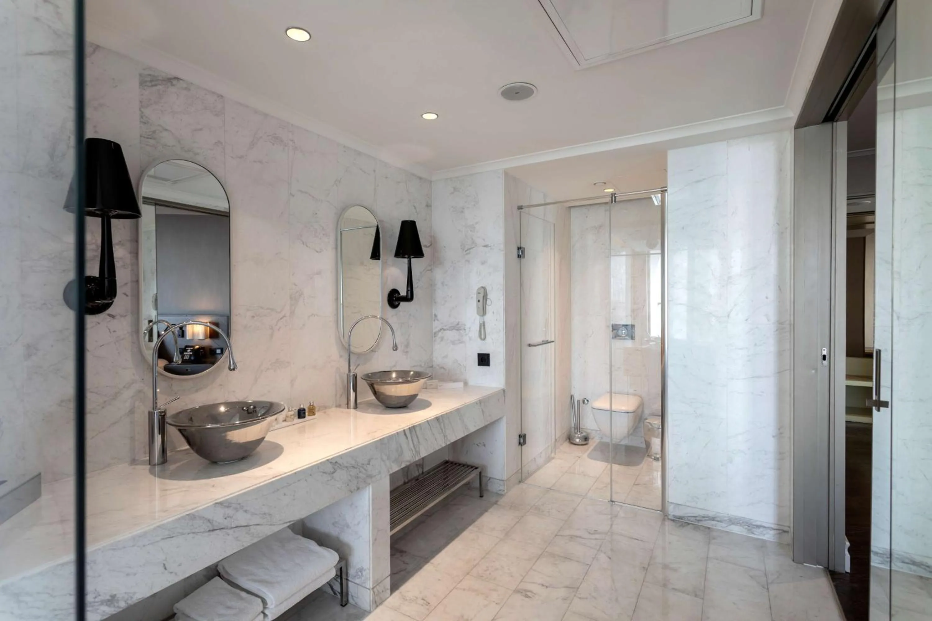 Bathroom in Radisson Blu Hotel Istanbul Ottomare