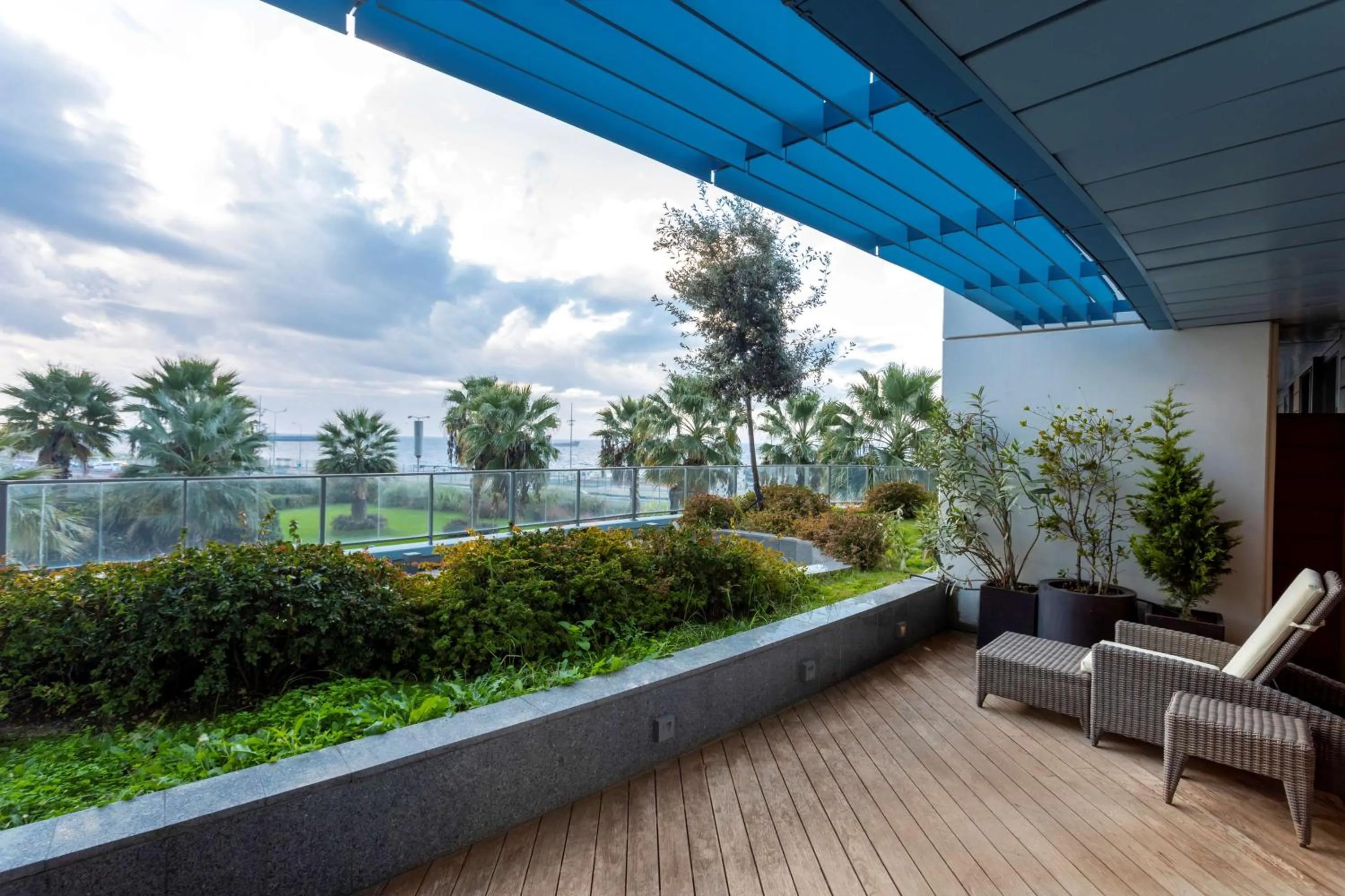 Patio in Radisson Blu Hotel Istanbul Ottomare