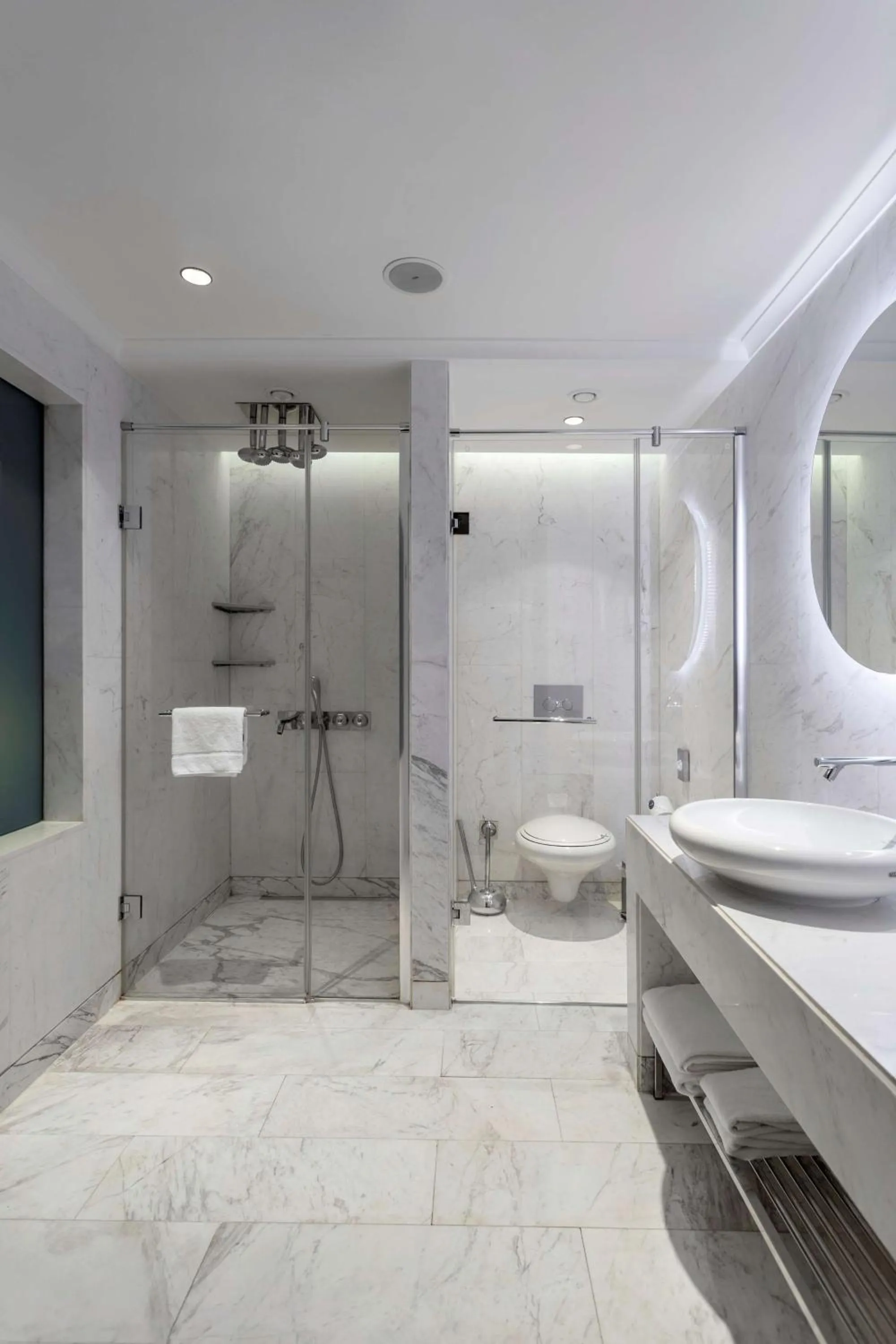 Bathroom in Radisson Blu Hotel Istanbul Ottomare