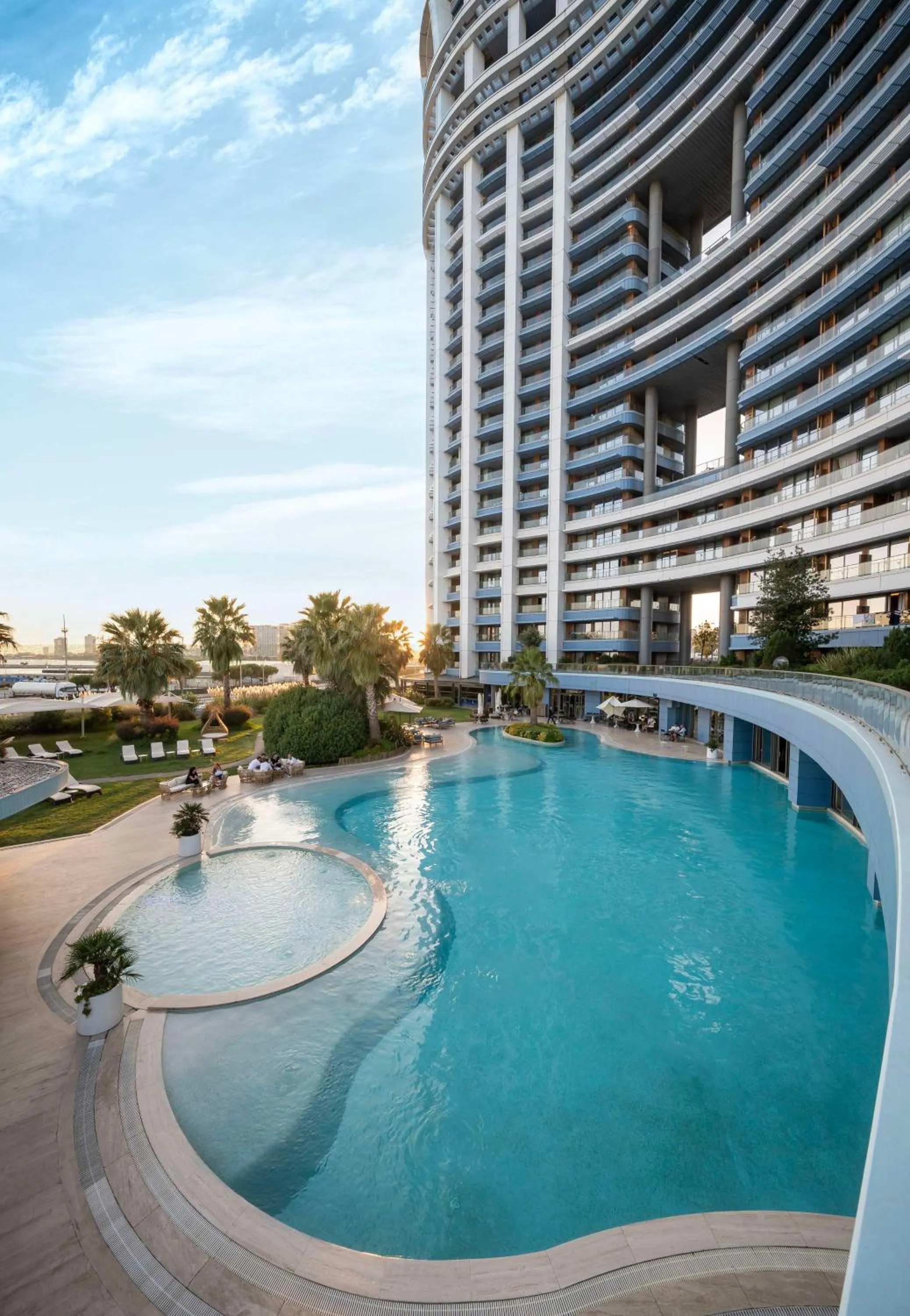Pool view in Radisson Blu Hotel Istanbul Ottomare