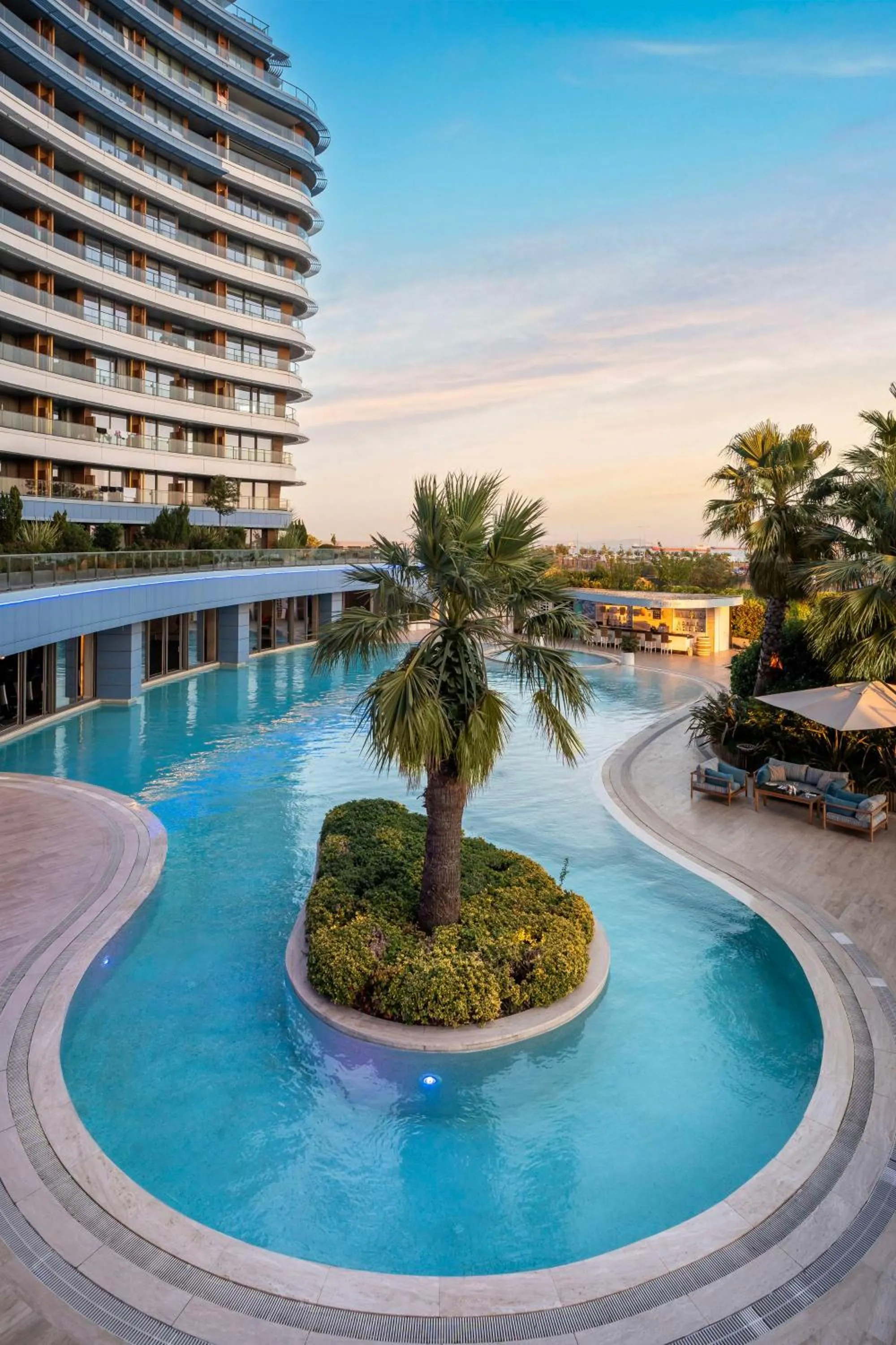Pool view in Radisson Blu Hotel Istanbul Ottomare