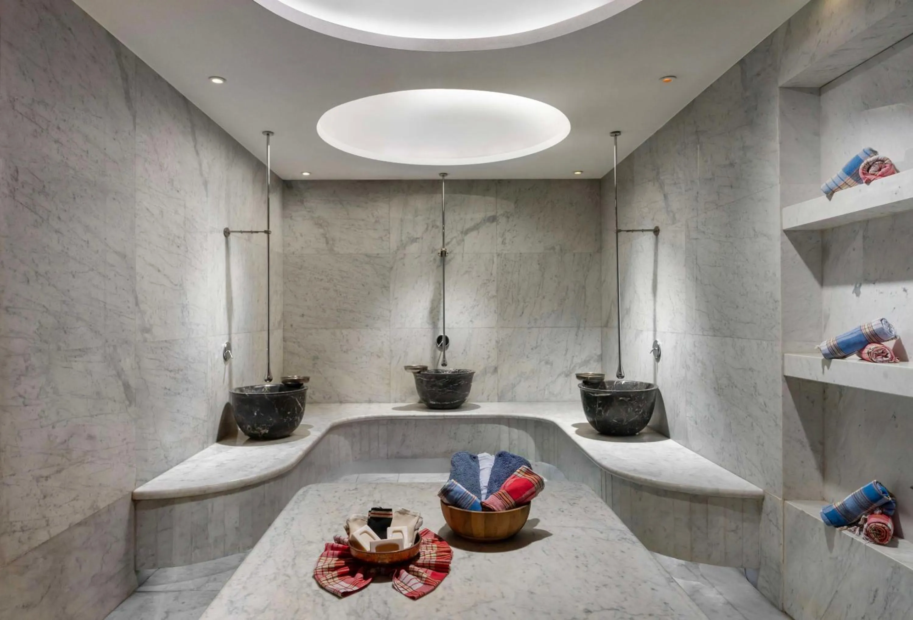 Fitness centre/facilities in Radisson Blu Hotel Istanbul Ottomare