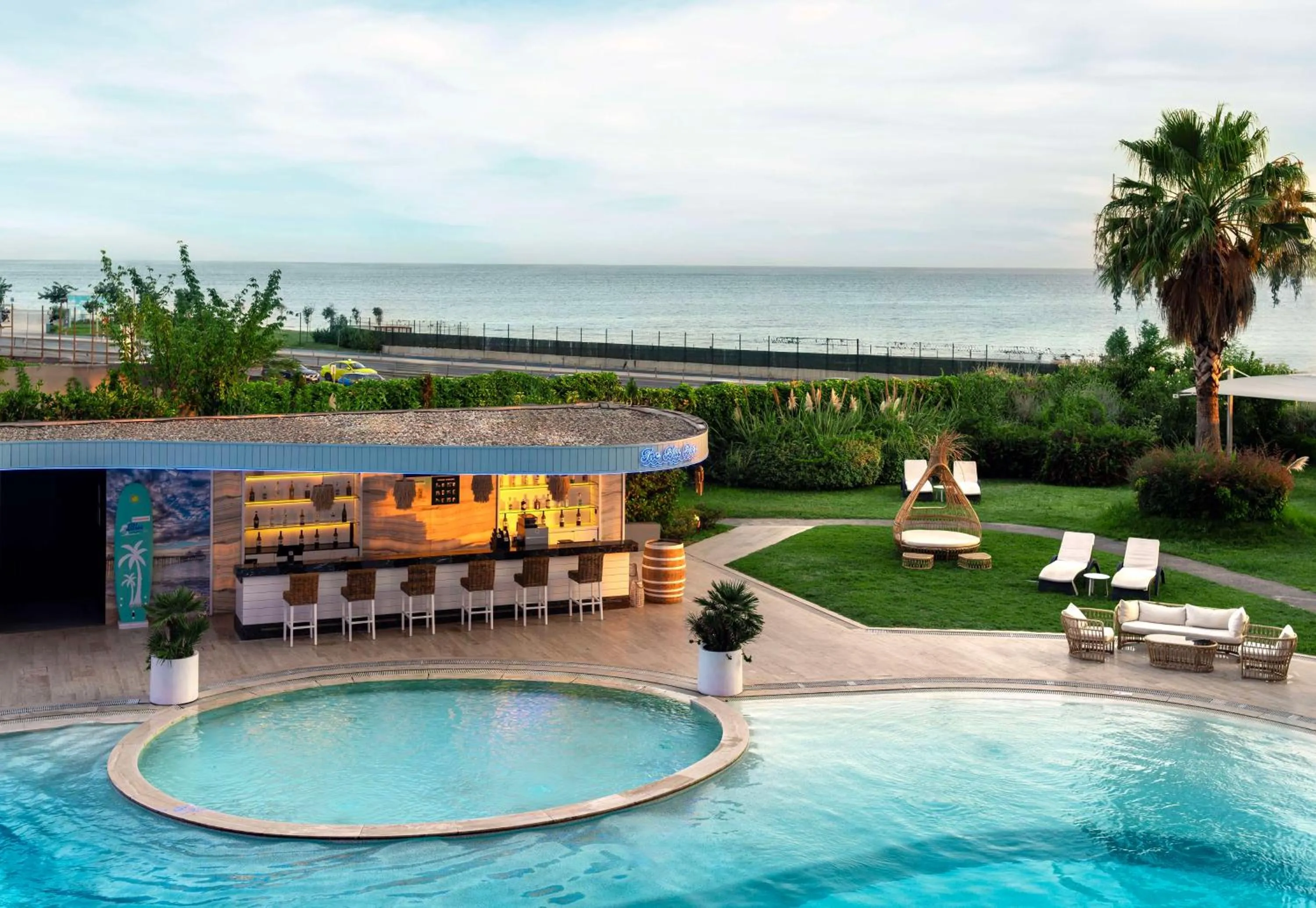 Pool view in Radisson Blu Hotel Istanbul Ottomare