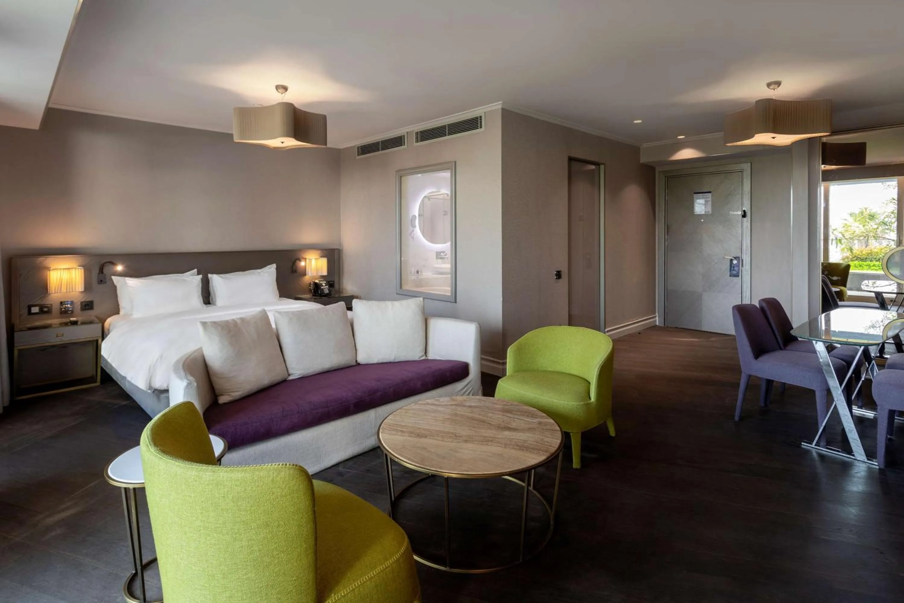 Shower, Bed in Radisson Blu Hotel Istanbul Ottomare