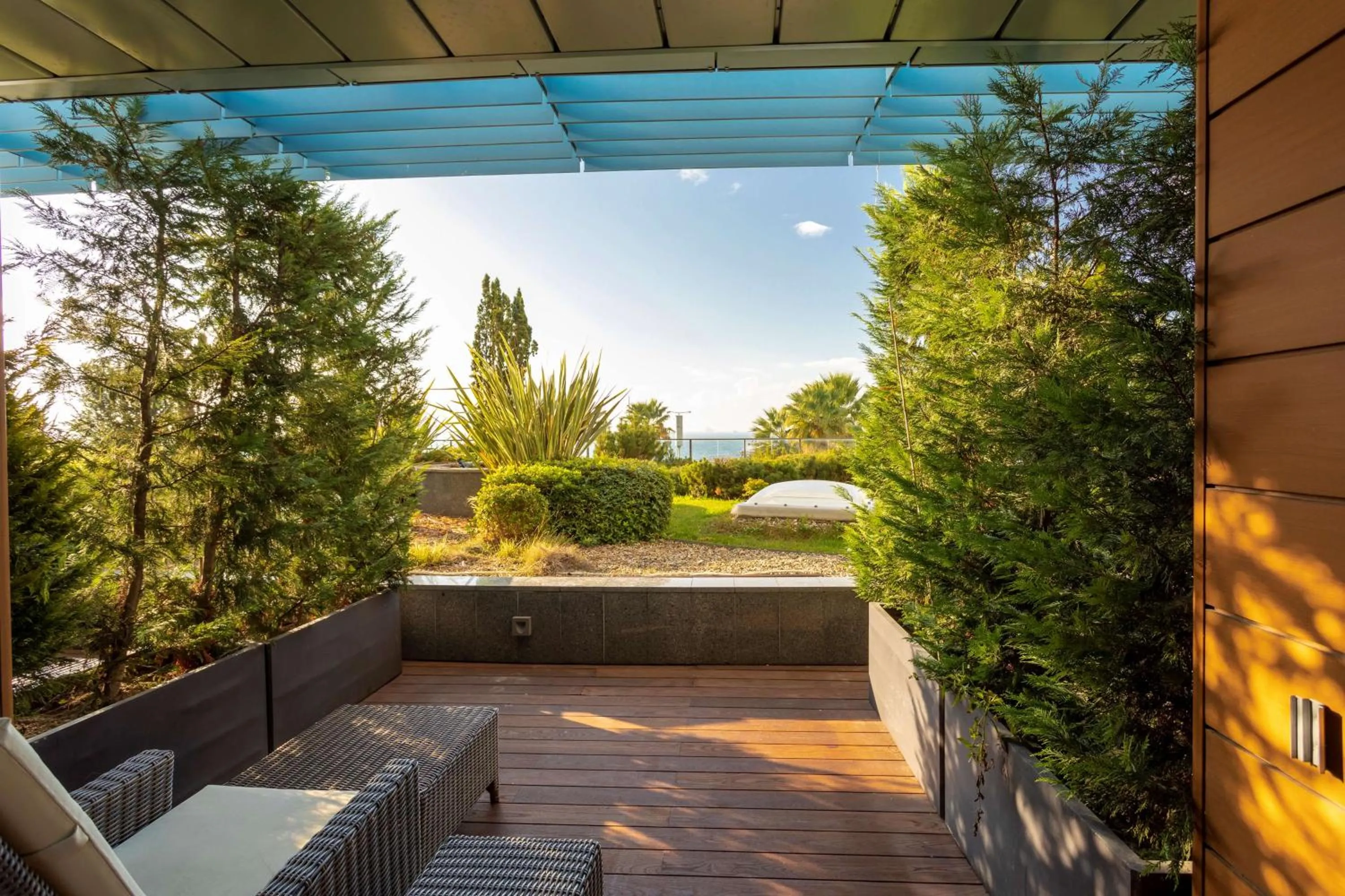 Patio in Radisson Blu Hotel Istanbul Ottomare