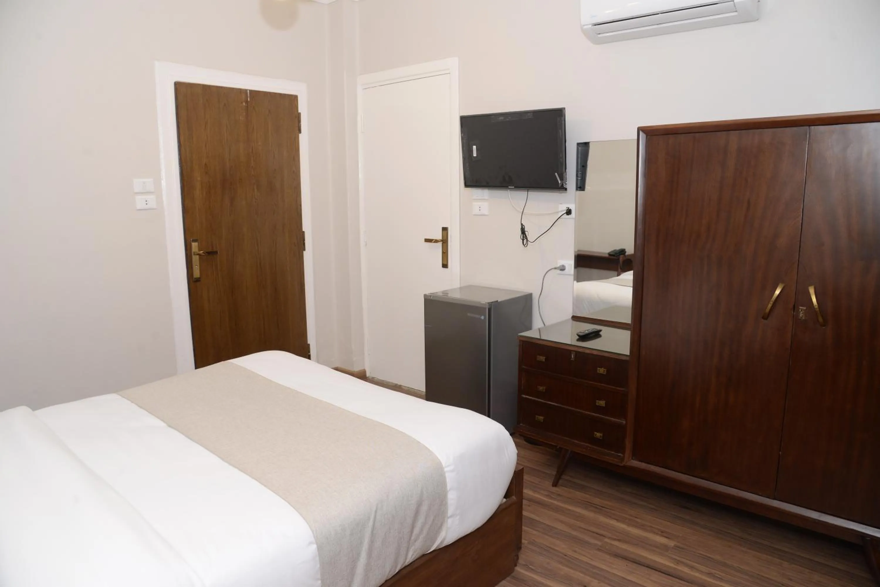 Bed in Lotus Hotel Cairo