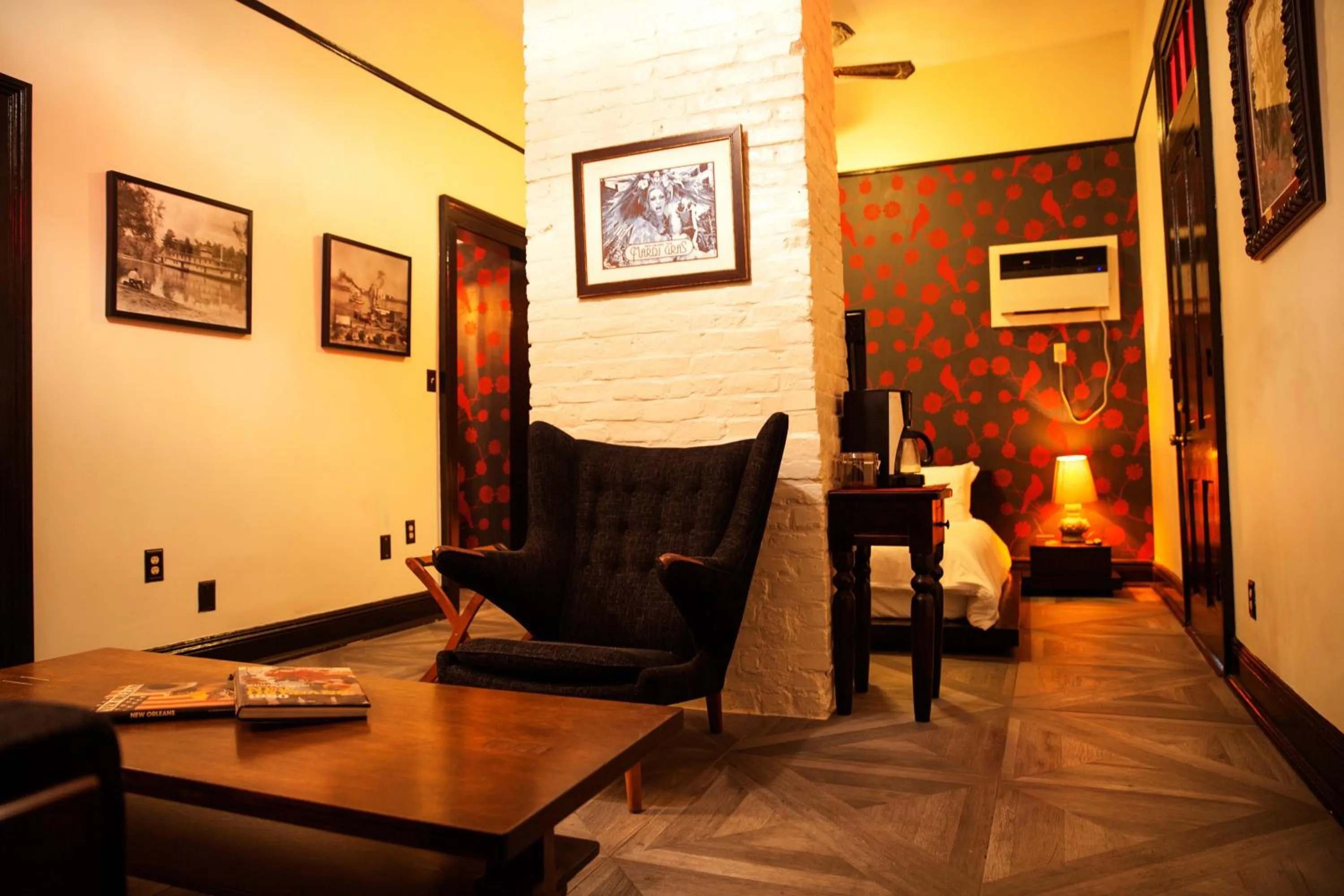 Living room in Royal Street Inn & Bar