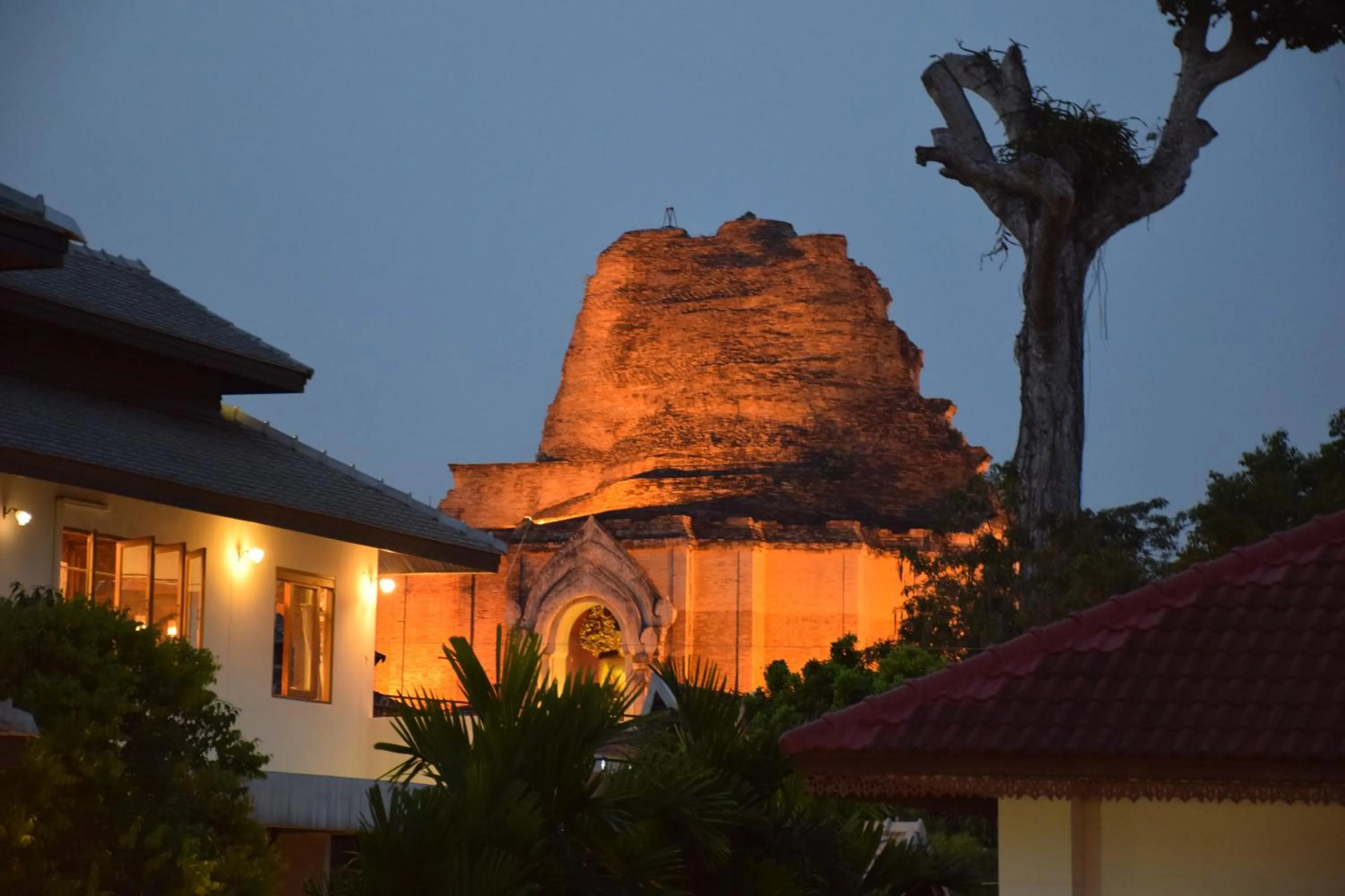 Night in Gordnuea Boutique House