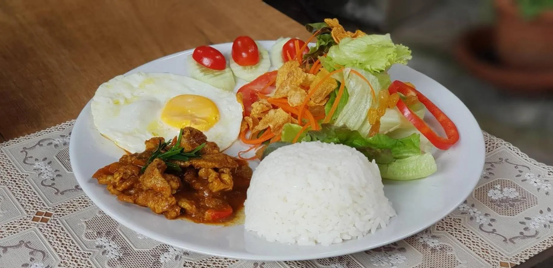 Food in Gordnuea Boutique House