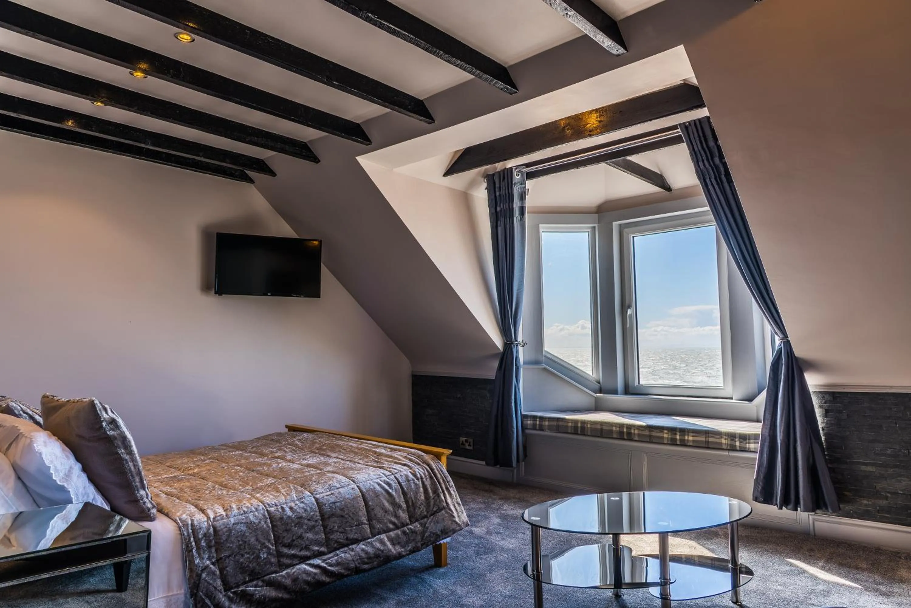 Photo of the whole room, Bed in Mount Stewart Hotel