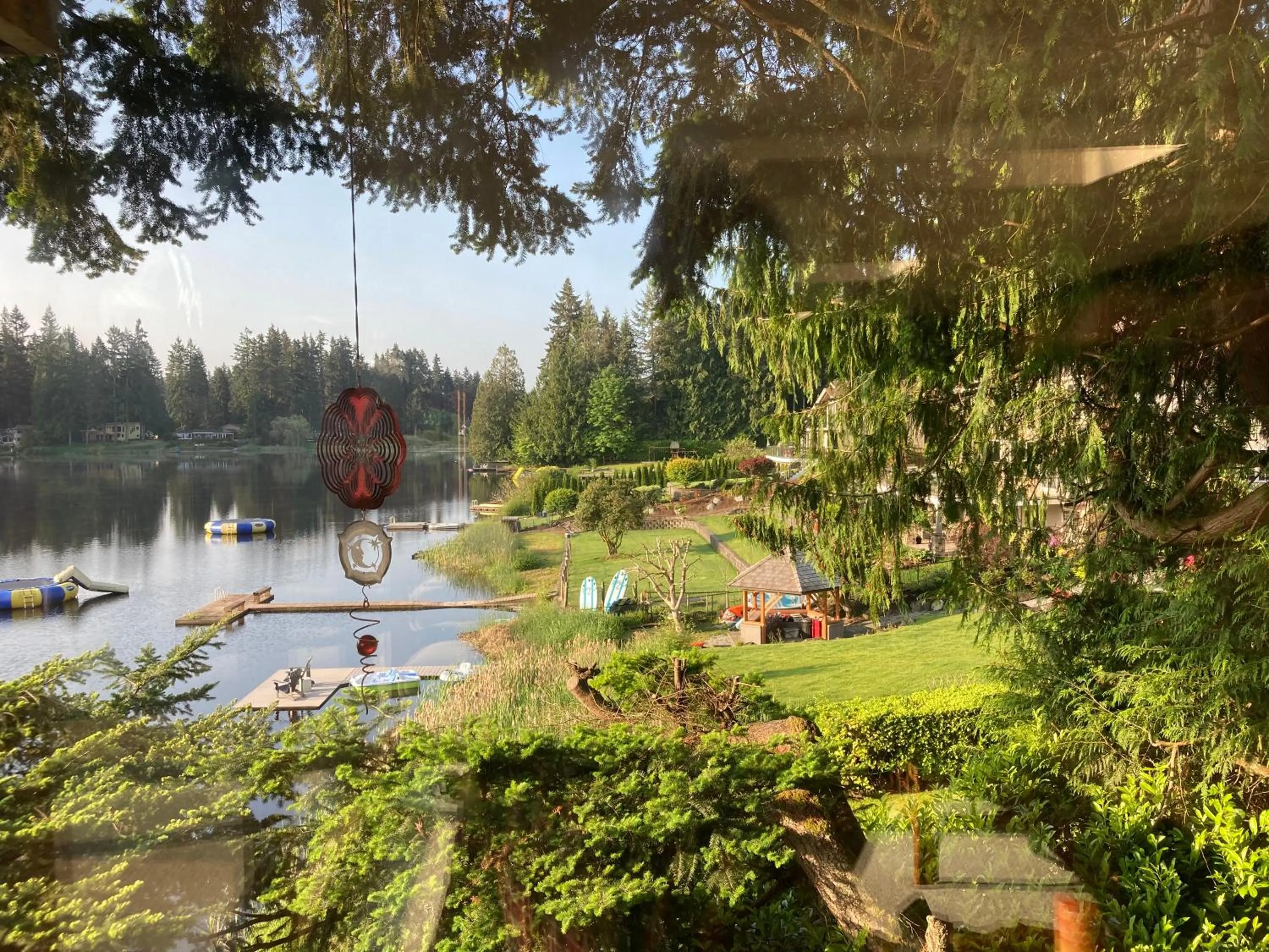 Lake view in Cottage Lake Bed and Breakfast