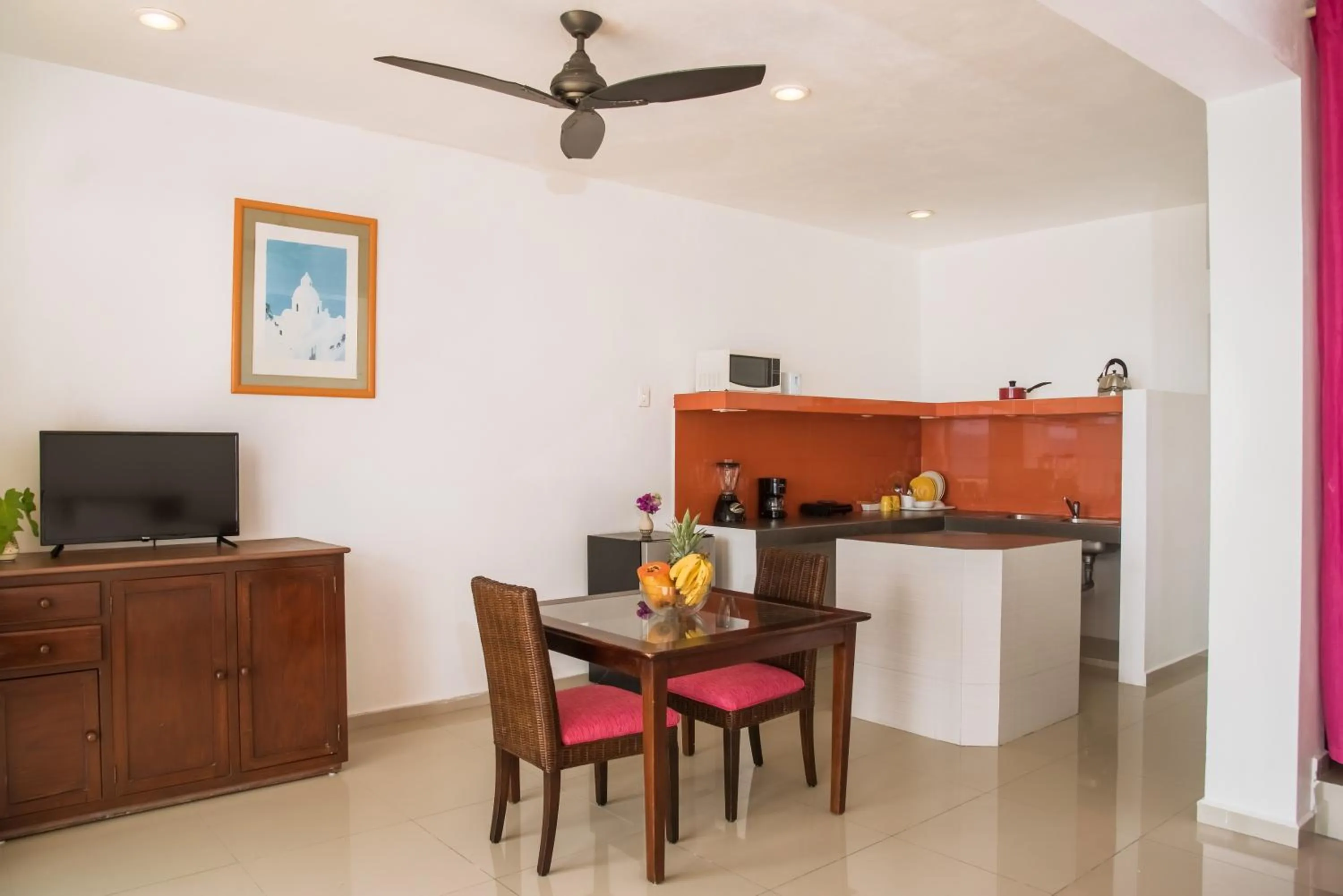 Dining area in Villa Elena Isla Mujeres