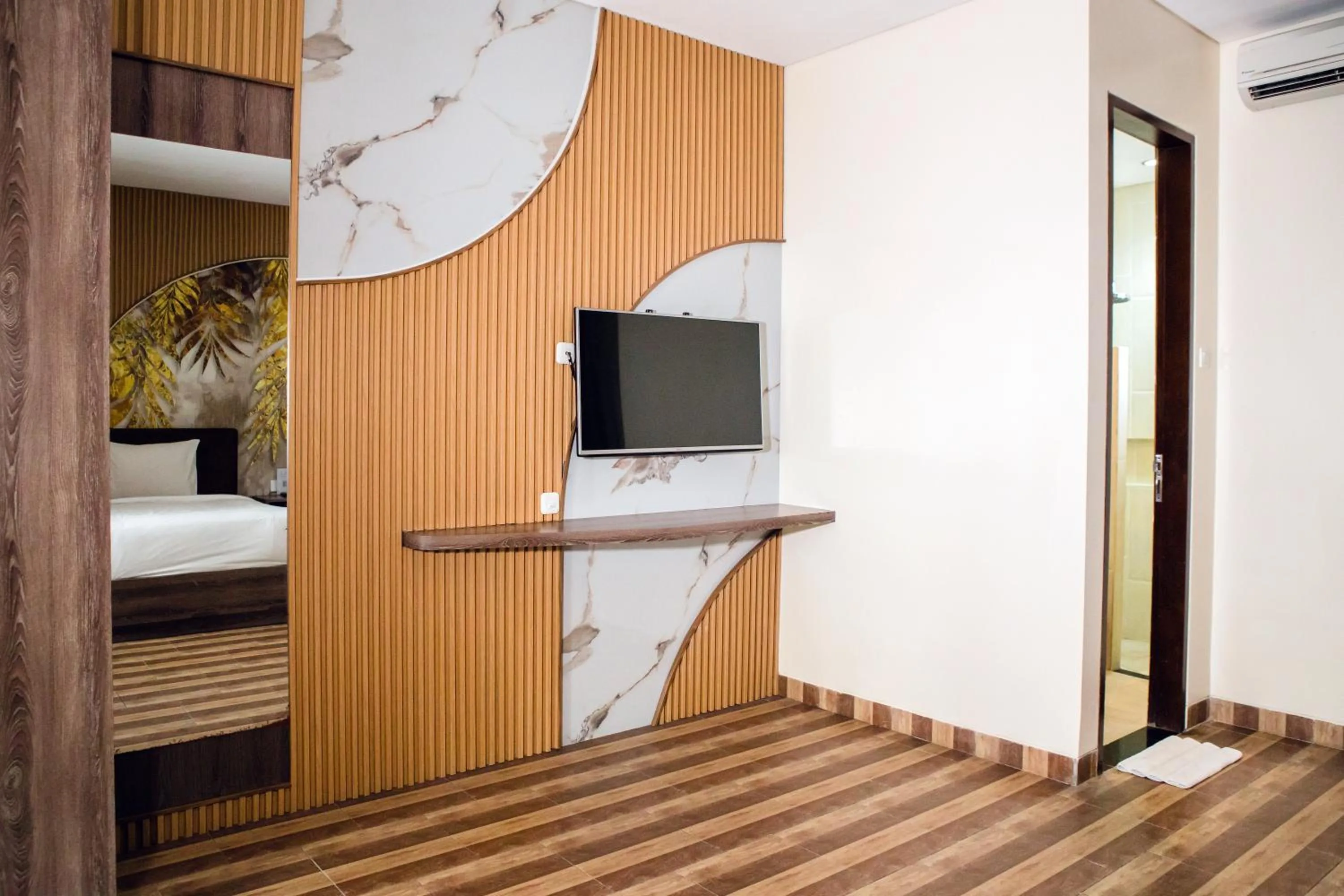 TV and multimedia, Bed in Grand Kesambi Resort and Villas Seminyak