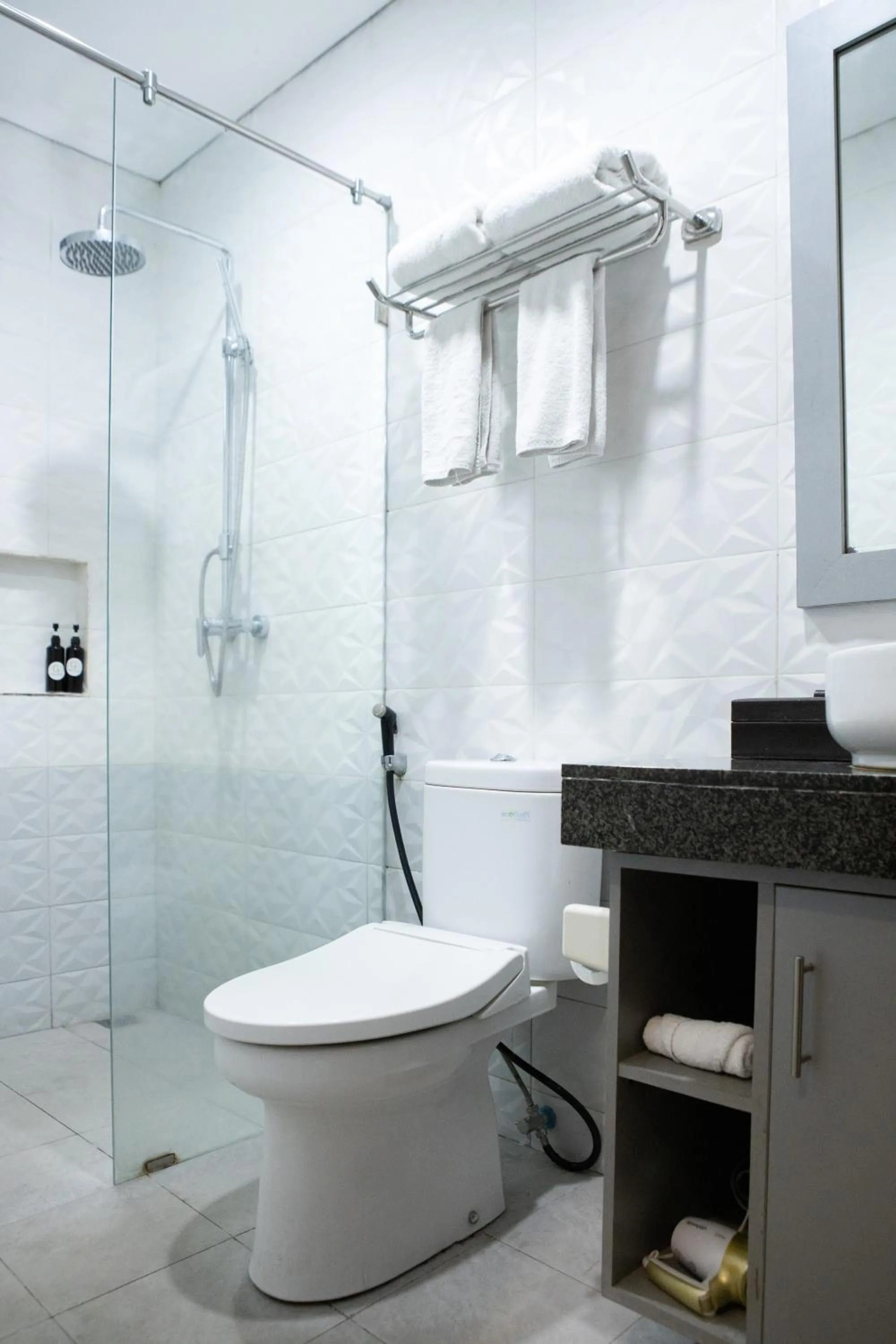 Toilet in Grand Kesambi Resort and Villas Seminyak