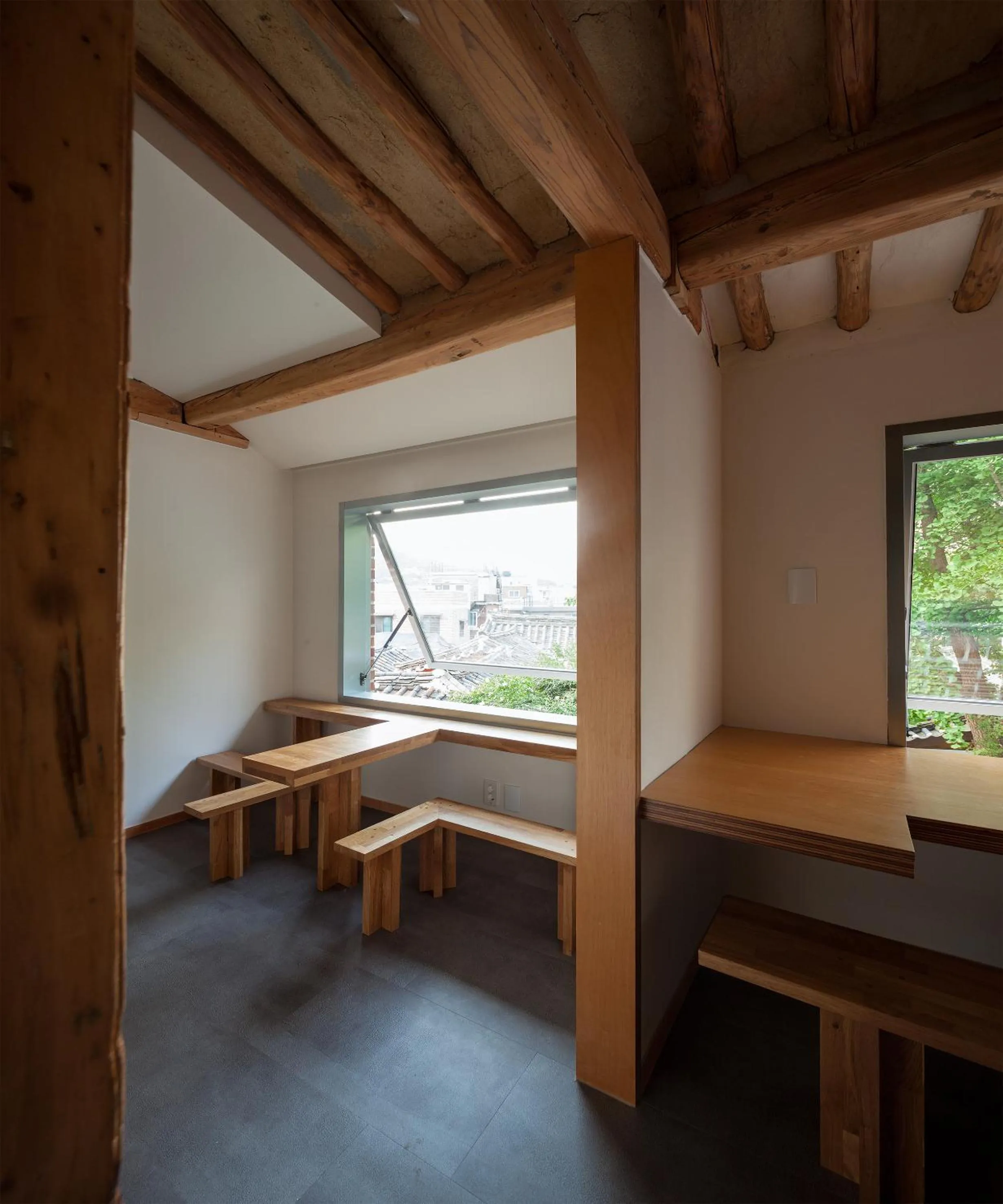 Side Hanok Residence