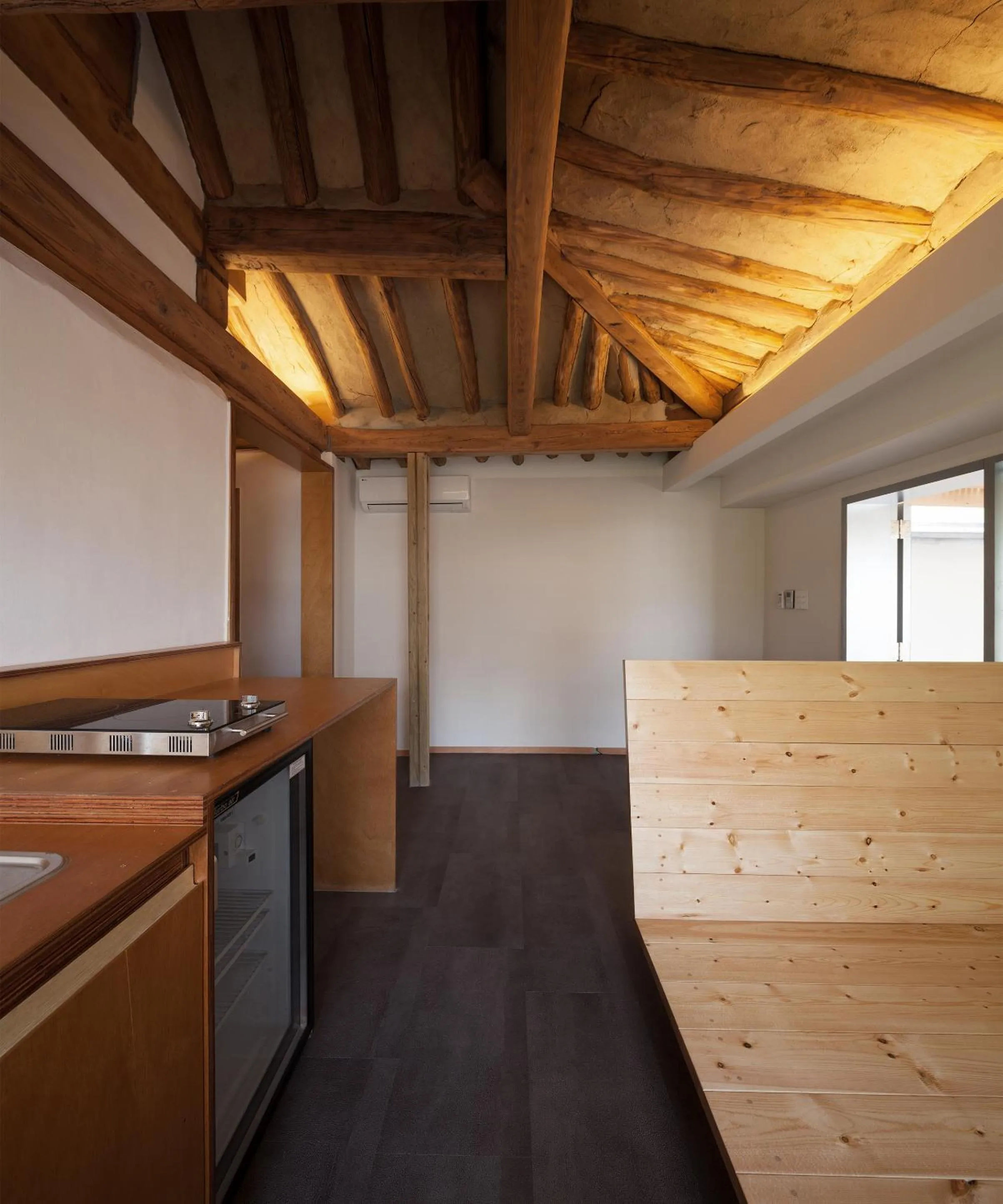 Kitchen or kitchenette in Side Hanok Residence