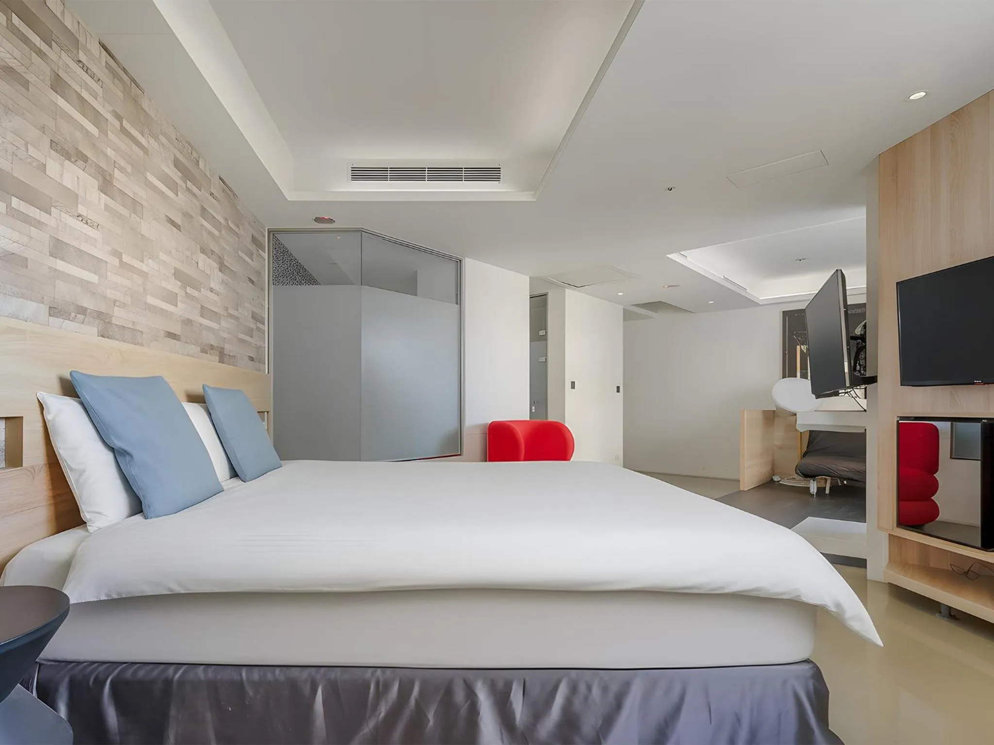 Bed in CHECK inn Taichung Liming