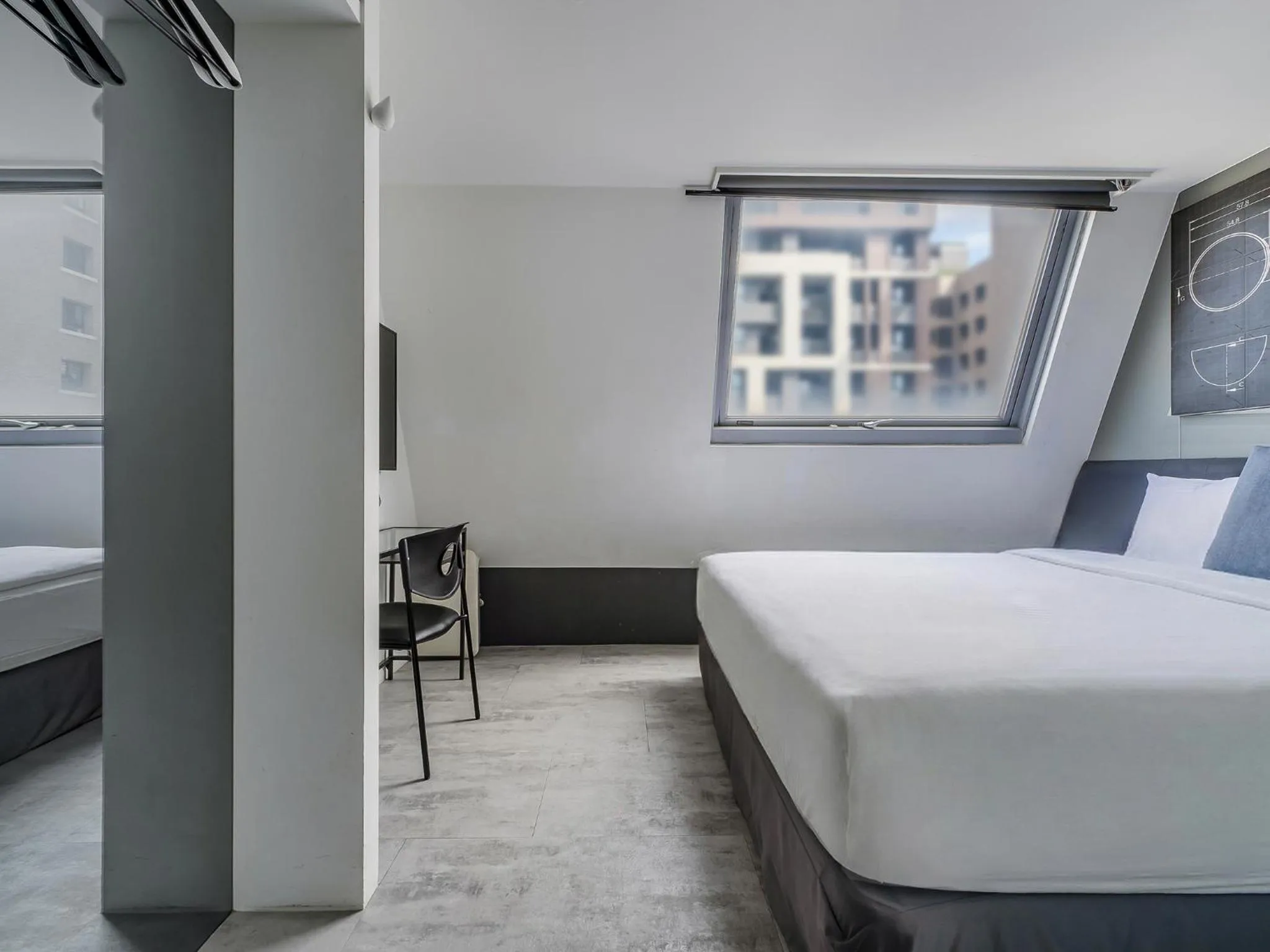 Bed in CHECK inn Taichung Liming