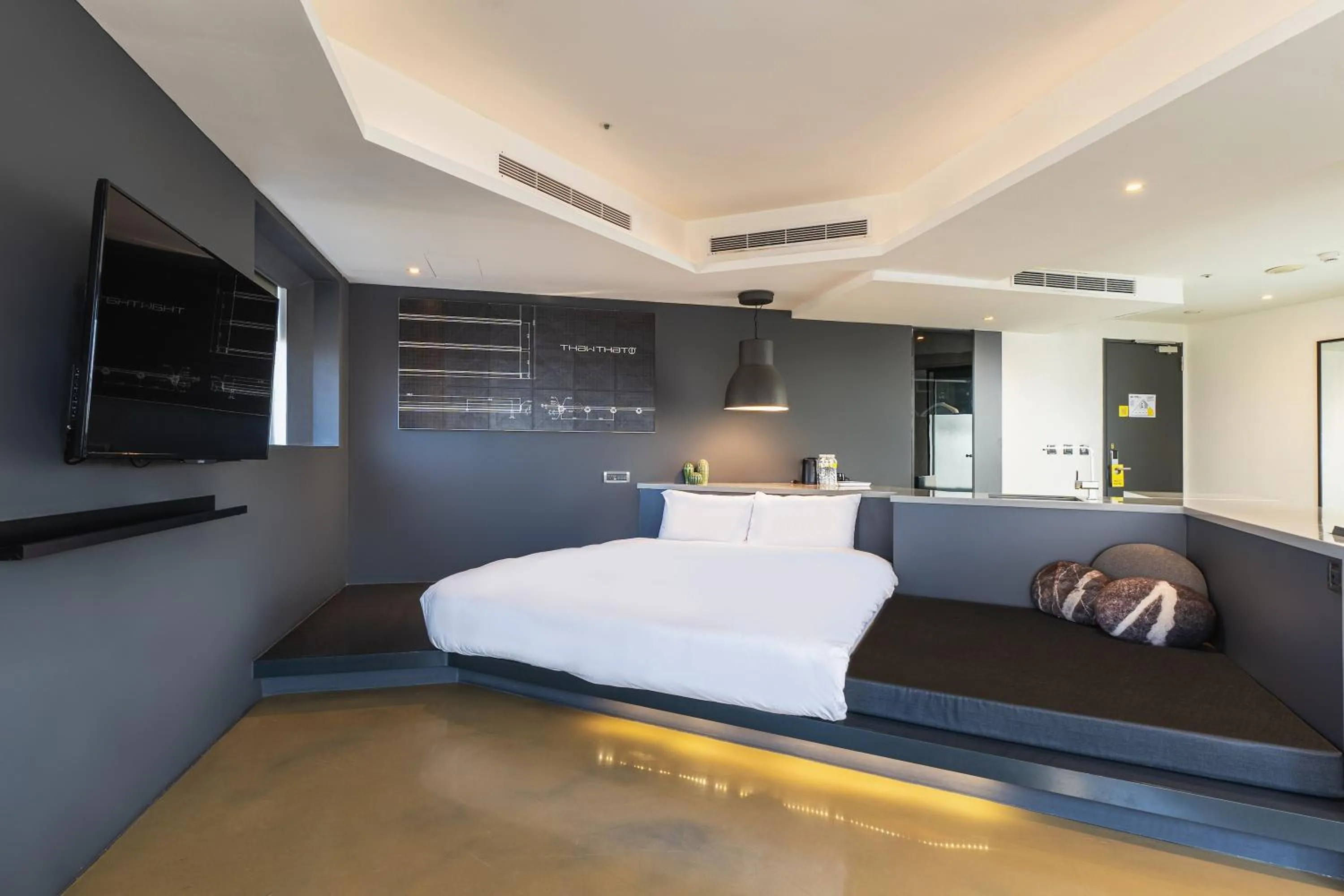 Bed in CHECK inn Taichung Liming