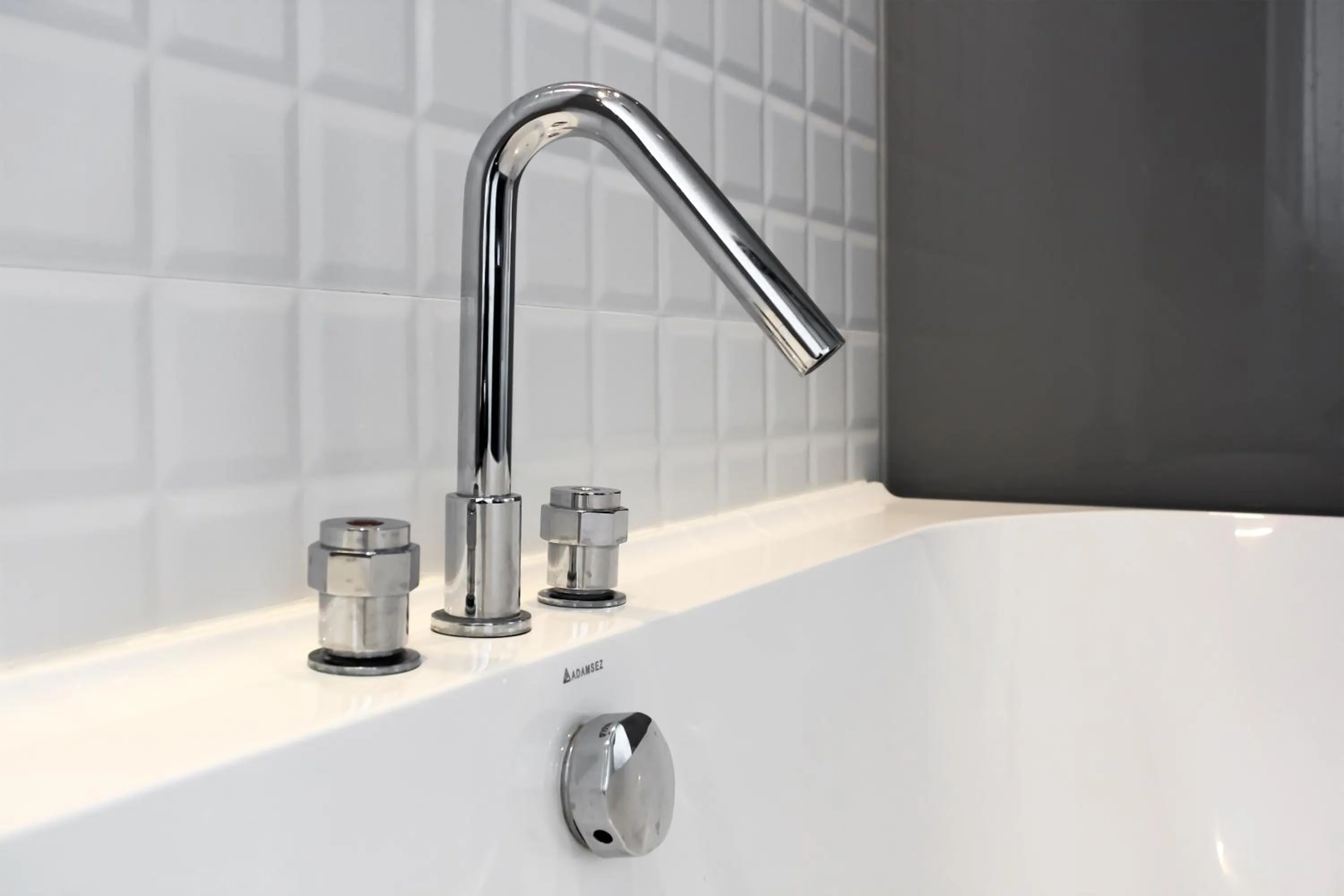 Bath in CHECK inn Taichung Liming