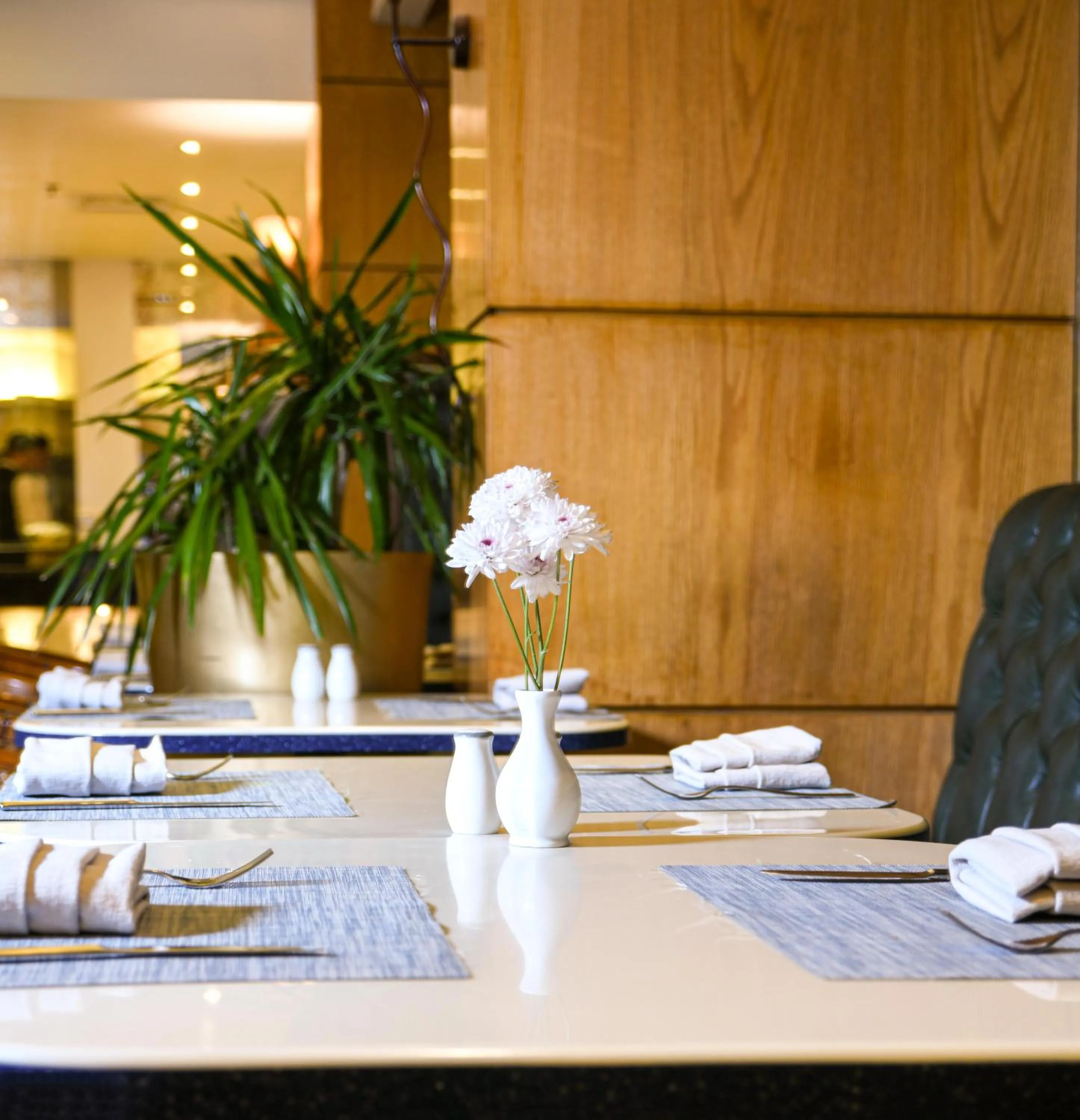 Restaurant/places to eat in Sonesta Hotel Tower & Casino Cairo