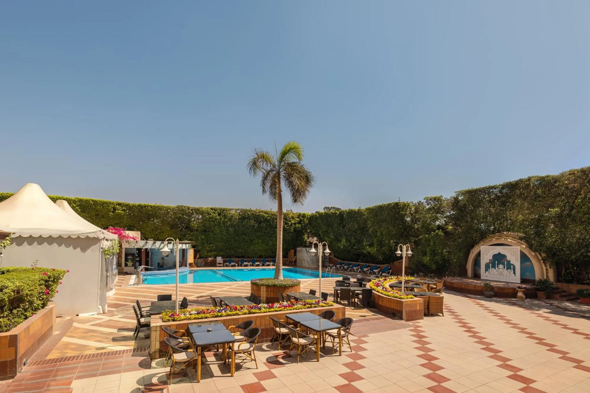 Swimming pool in Sonesta Hotel Tower & Casino Cairo