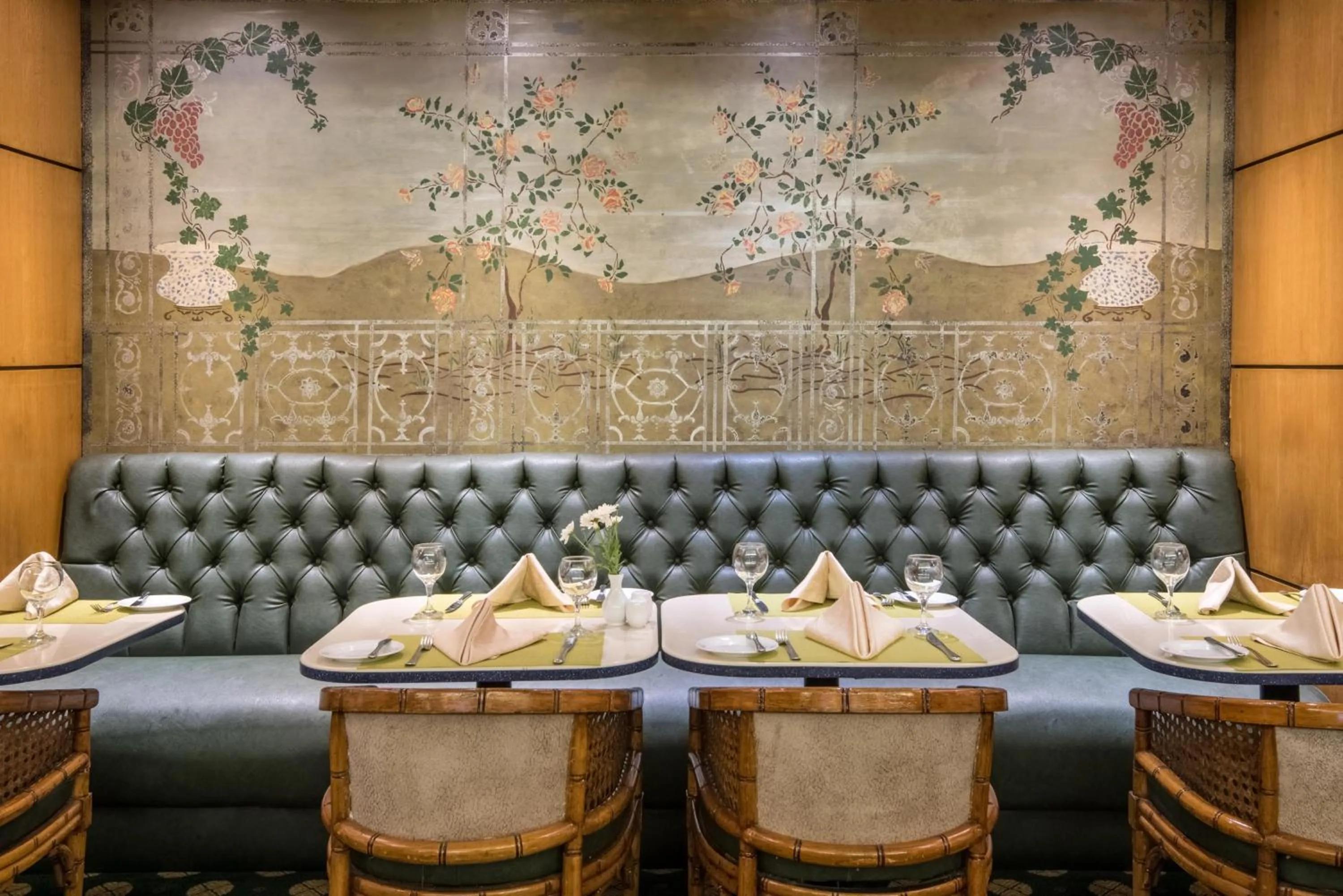 Restaurant/places to eat in Sonesta Hotel Tower & Casino Cairo