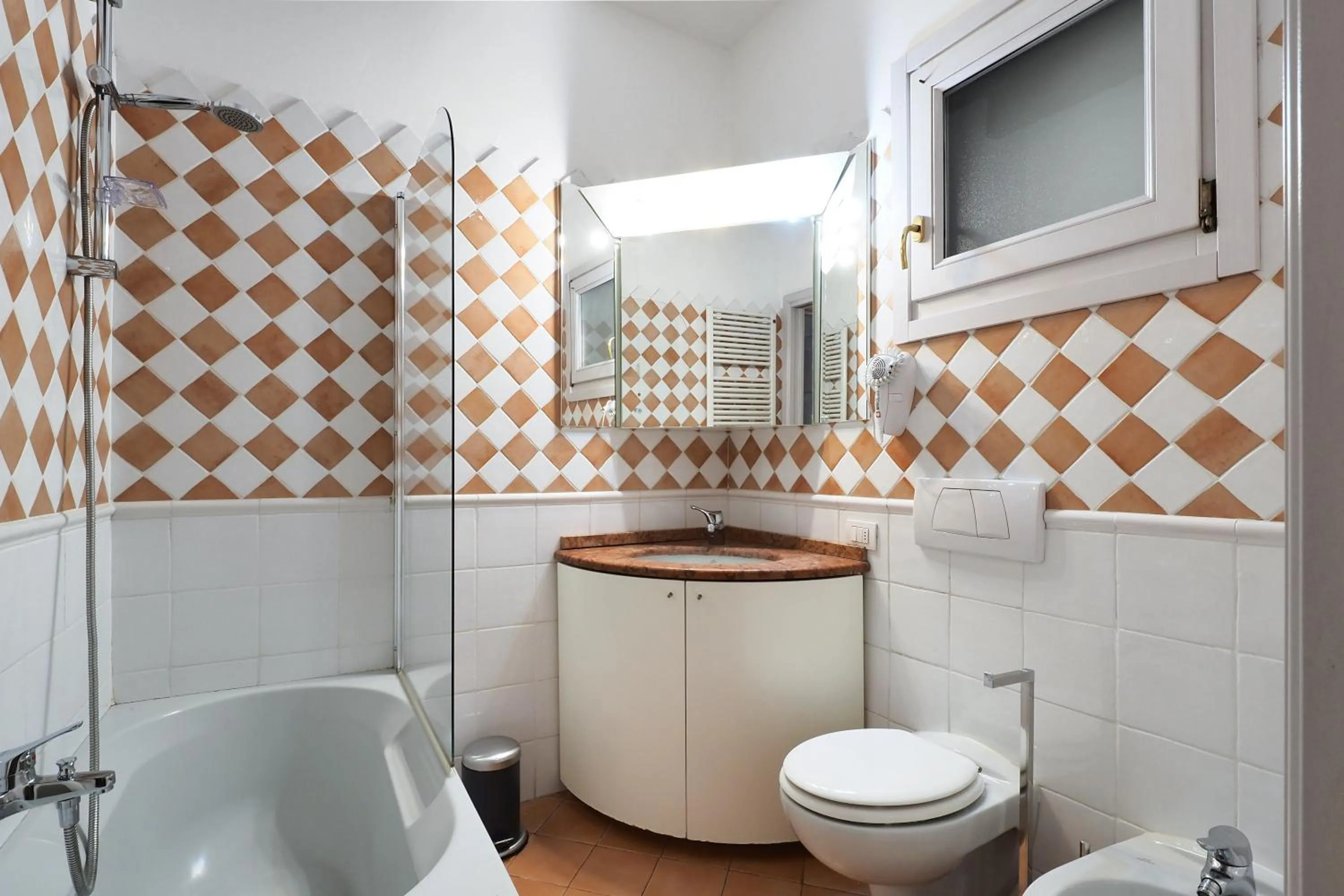 Bathroom in Mila Apartments Magenta