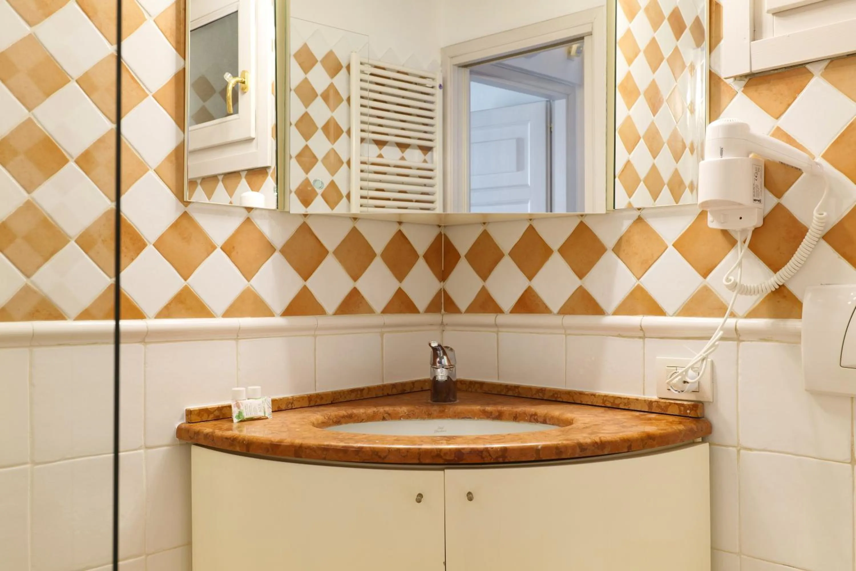 Bathroom in Mila Apartments Magenta