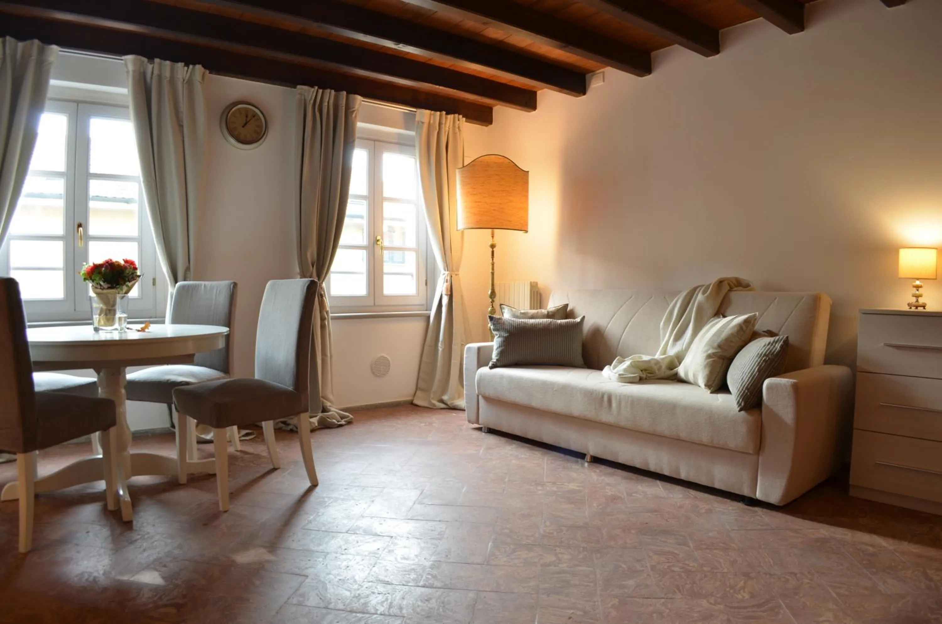 Photo of the whole room in Mila Apartments Magenta