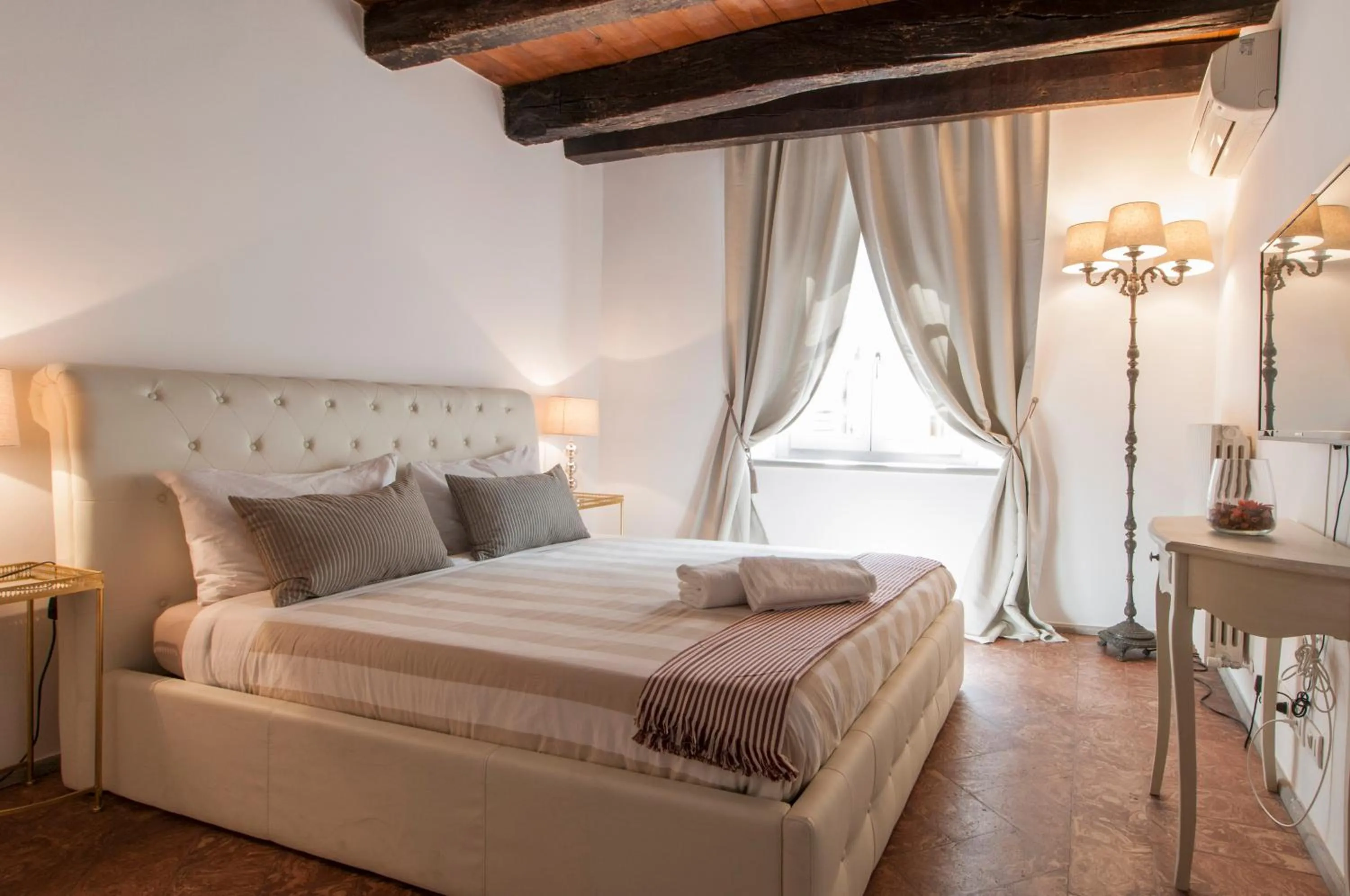 Bedroom, Bed in Mila Apartments Magenta