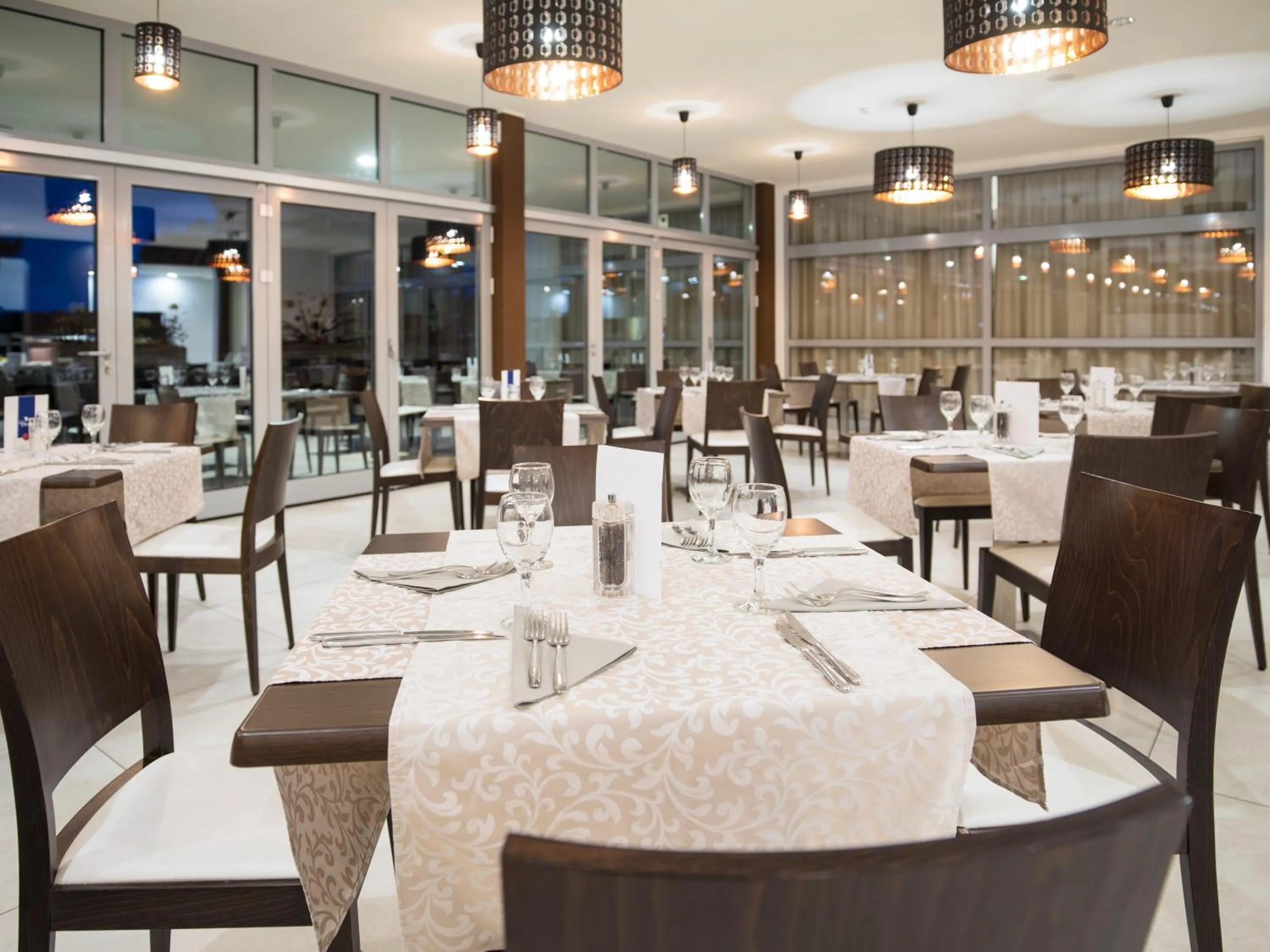 Restaurant/places to eat in Crvena Luka Resort